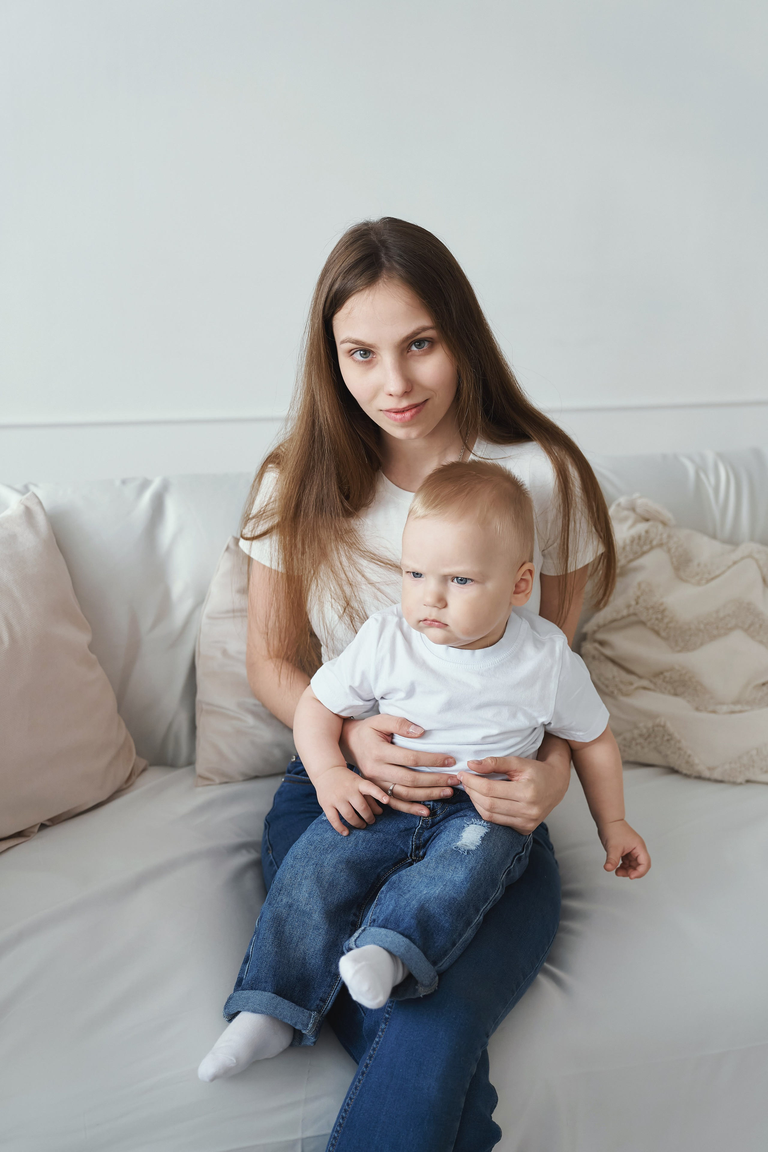 Семейная фотосессия в студии с детьми. Семейный фотограф Евгений Опарин