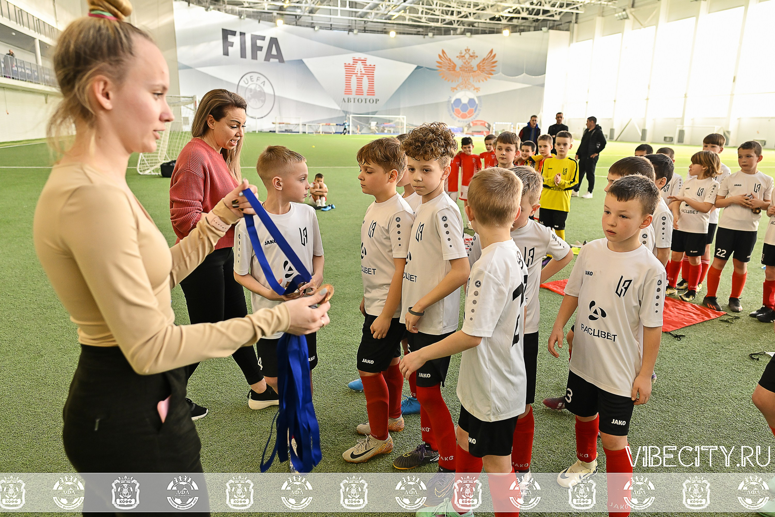 КУБОК БАЛТИЙСКОЙ ЛИГИ ПО МИНИ-ФУТБОЛУ U9 ЗЛ. VIBECITY.RU Вайб Сити Ру Фоторепортажи Фотоотчеты Калининград