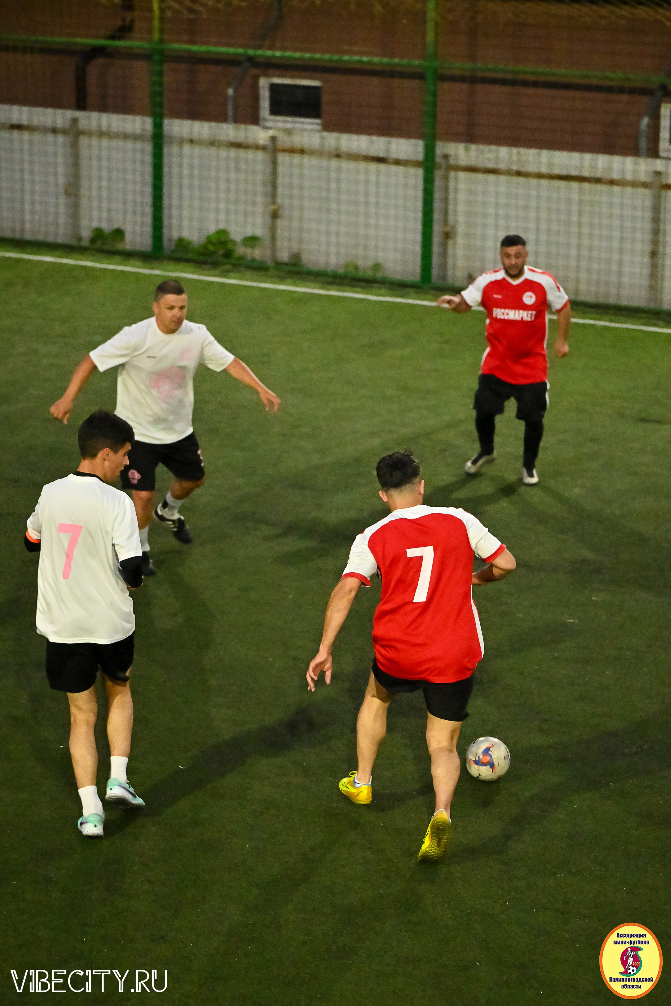 ИГРЫ МИНИ-ФУТБОЛЬНОЙ И КОРПОРАТИВНОЙ ЛИГИ. VIBECITY.RU Вайб Сити Ру Фоторепортажи Фотоотчеты Калининград