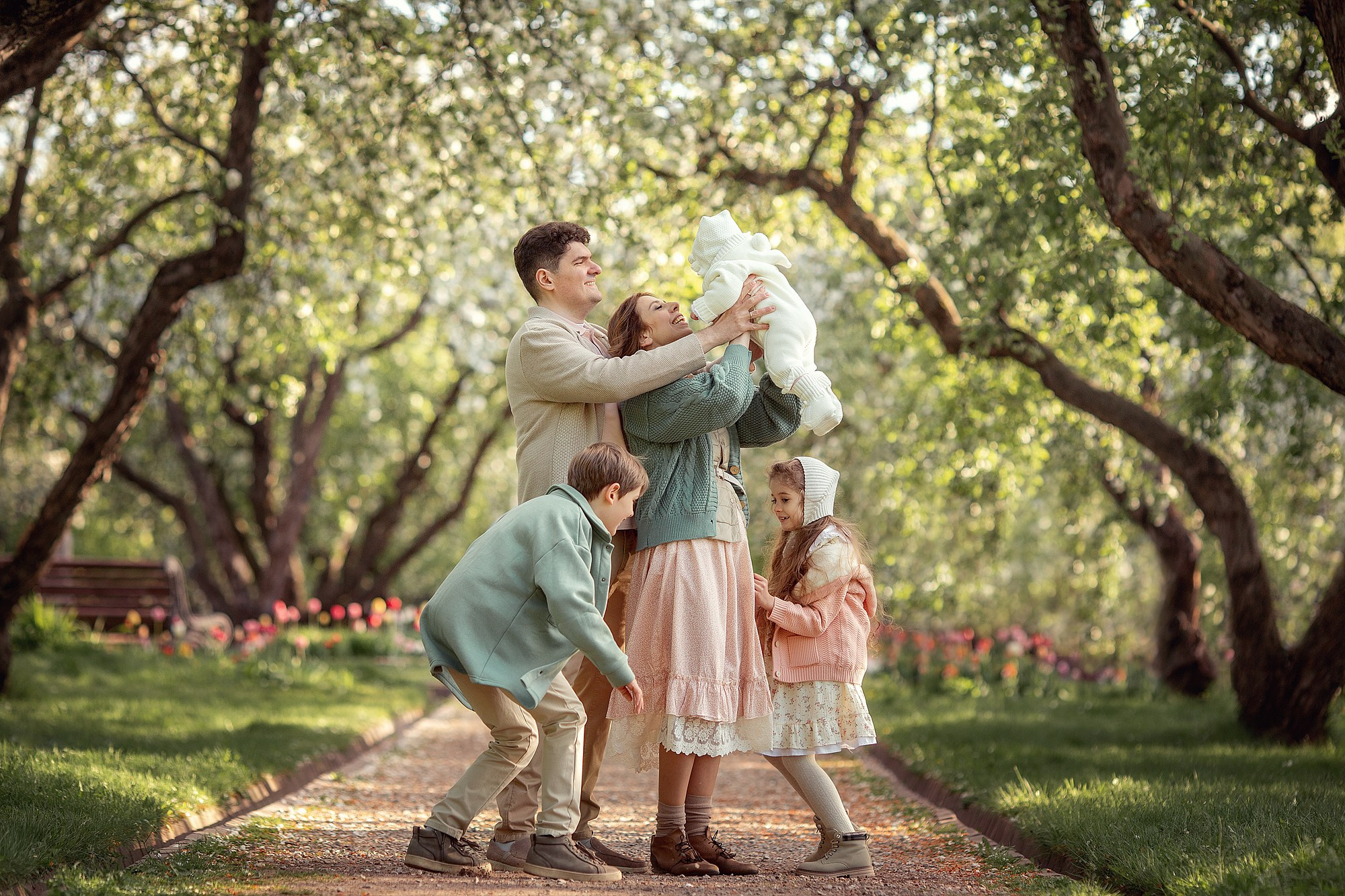 Семейная Фотосессия в цветущем яблоневом саду. Tatyana Nadezhdina Family photographer
