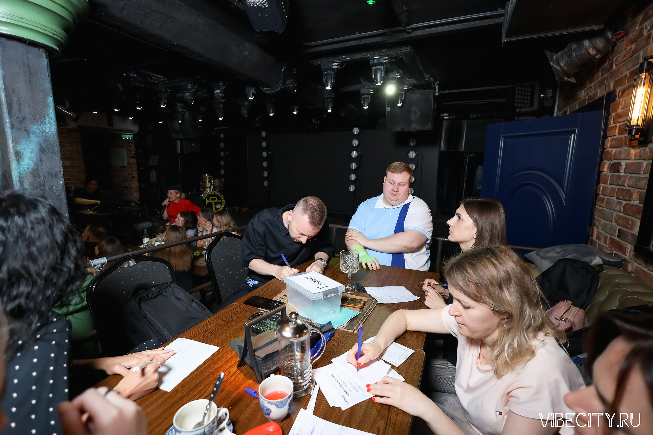 КВИЗ WHOIS. VIBECITY.RU Вайб Сити Ру Фоторепортажи Фотоотчеты Калининград
