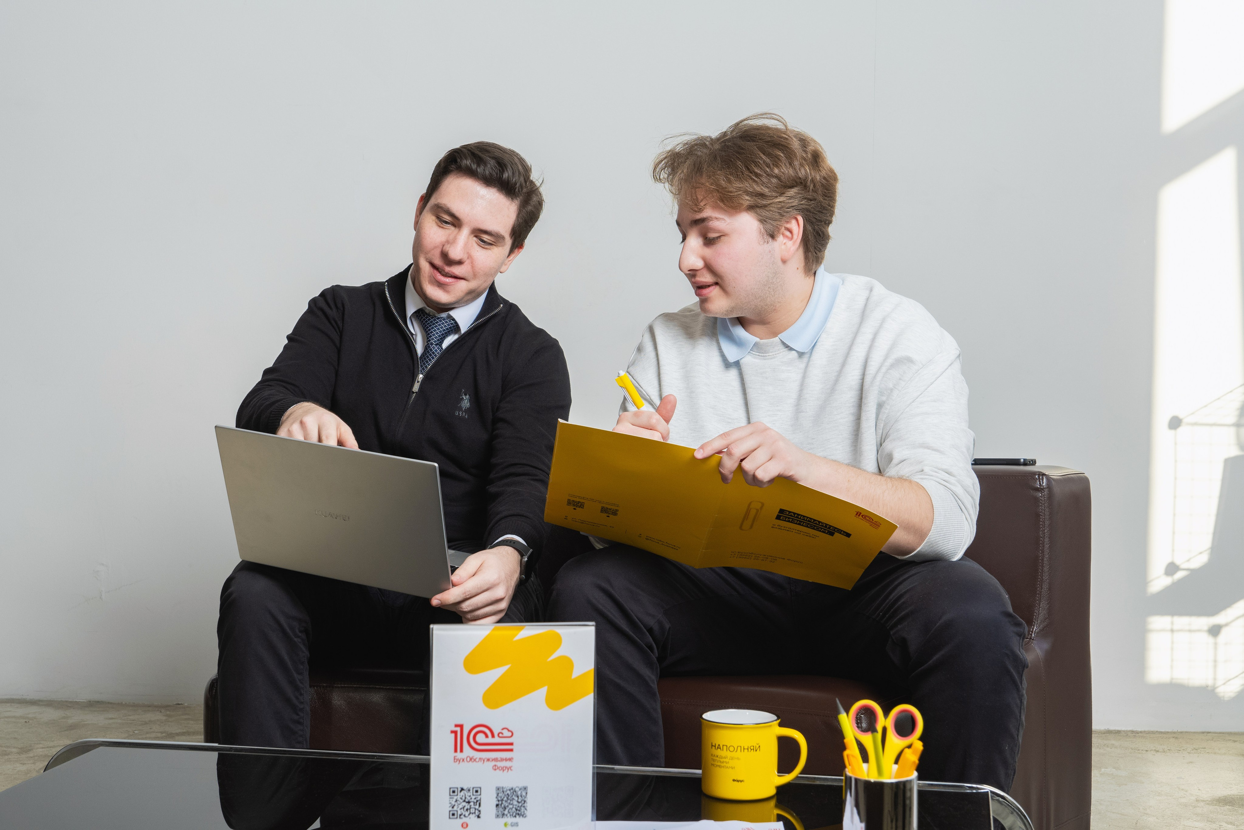 Занимаюсь профессиональной фотографией и живу рядом с Байкалом. Работаю в разных жанрах