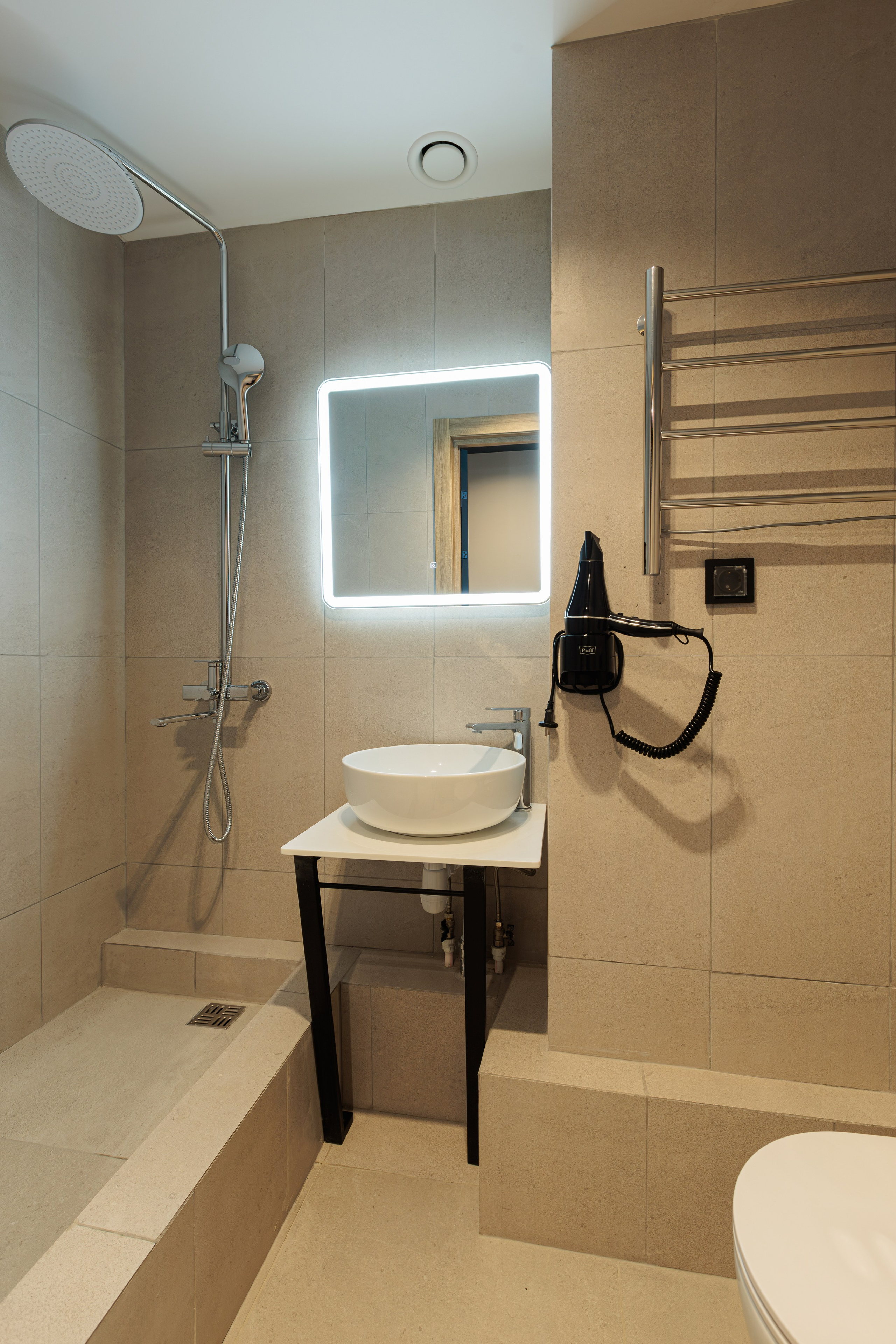 Фотограф для интерьерной съемки апартаментов. Контент для бизнеса в Екатеринбурге Полдень Медиа