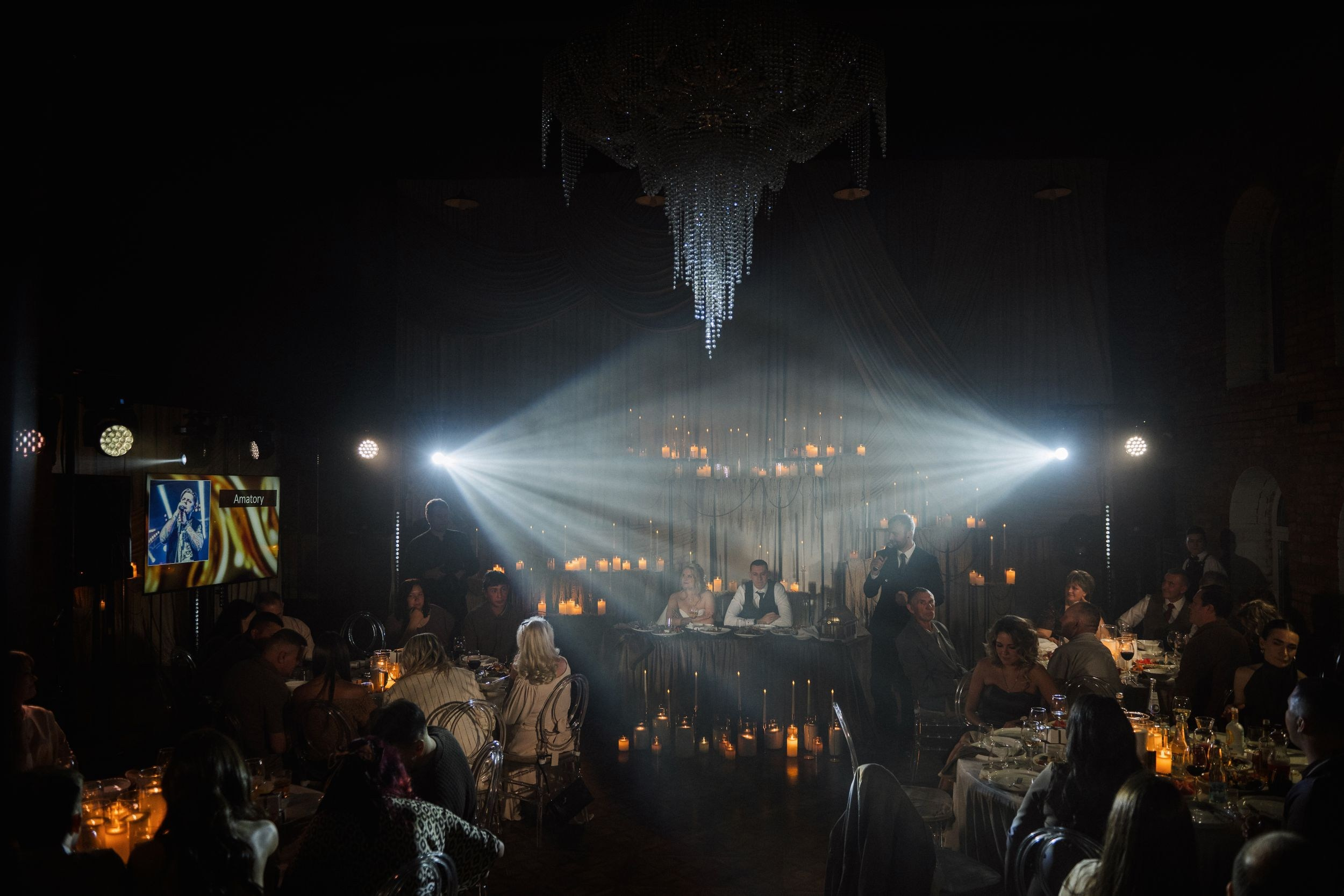 атмосферный свет на свадьбу в The Hide
