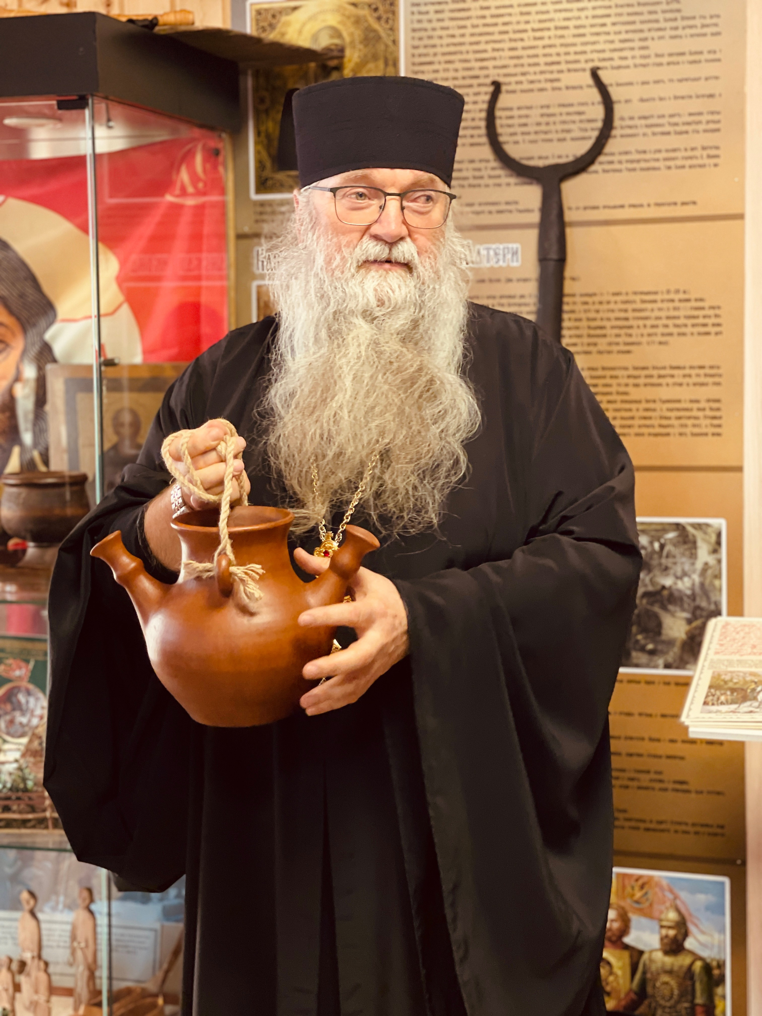 Протоиерей Александр Трушин - настоятель Никольского Храма в селе Лямцево Домодедово.