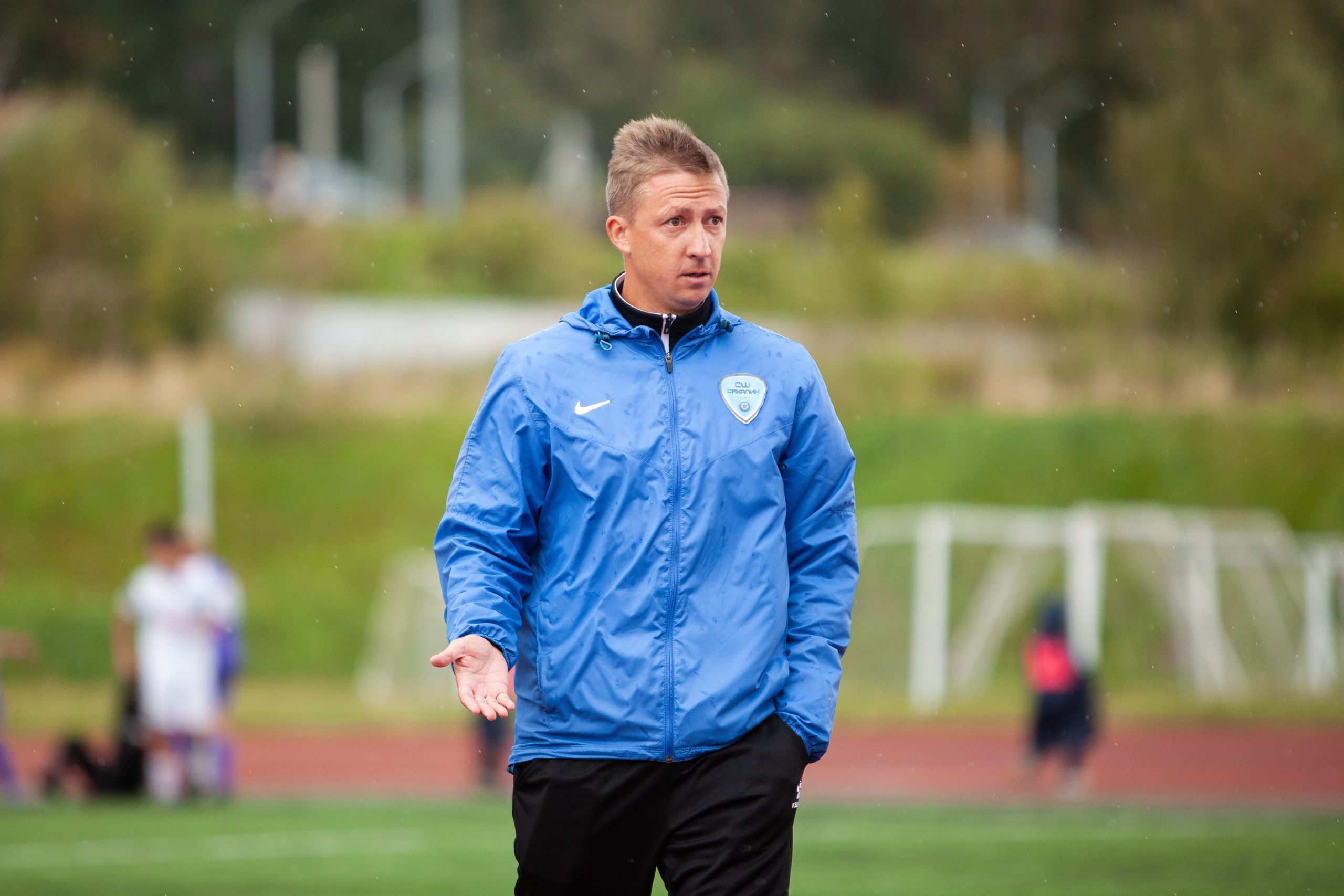 Матч юношеской футбольной лиги между командами СШ «Сахалин» и «СШОР № 1» (Комсомольск-на-Амуре). Кутузов Евгений Фотограф в Южно-Сахалинске