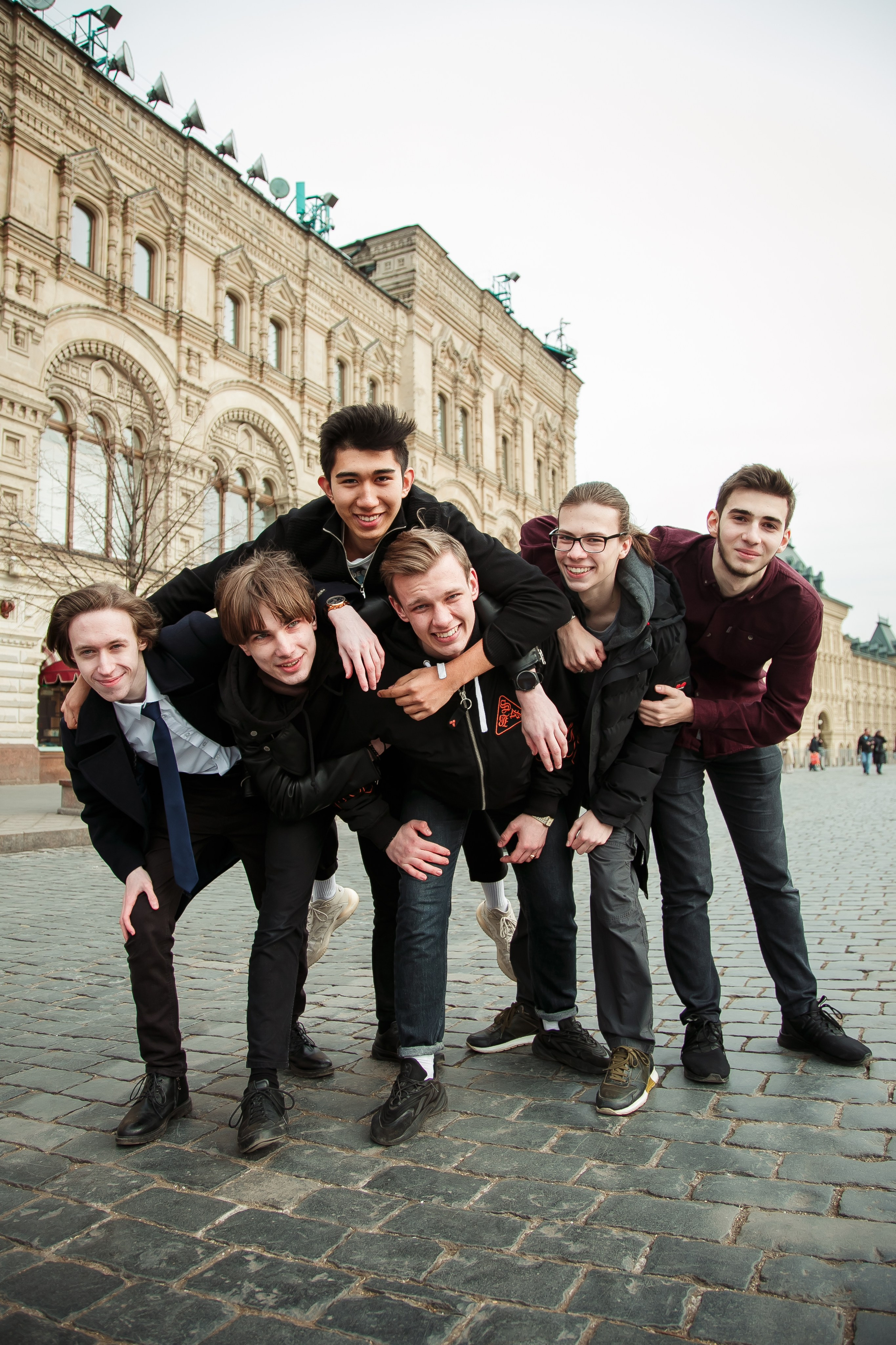 Акции от фотостудии Вышка. Выпускной альбом в Москве и Домодедово Вышка Школьный фотограф