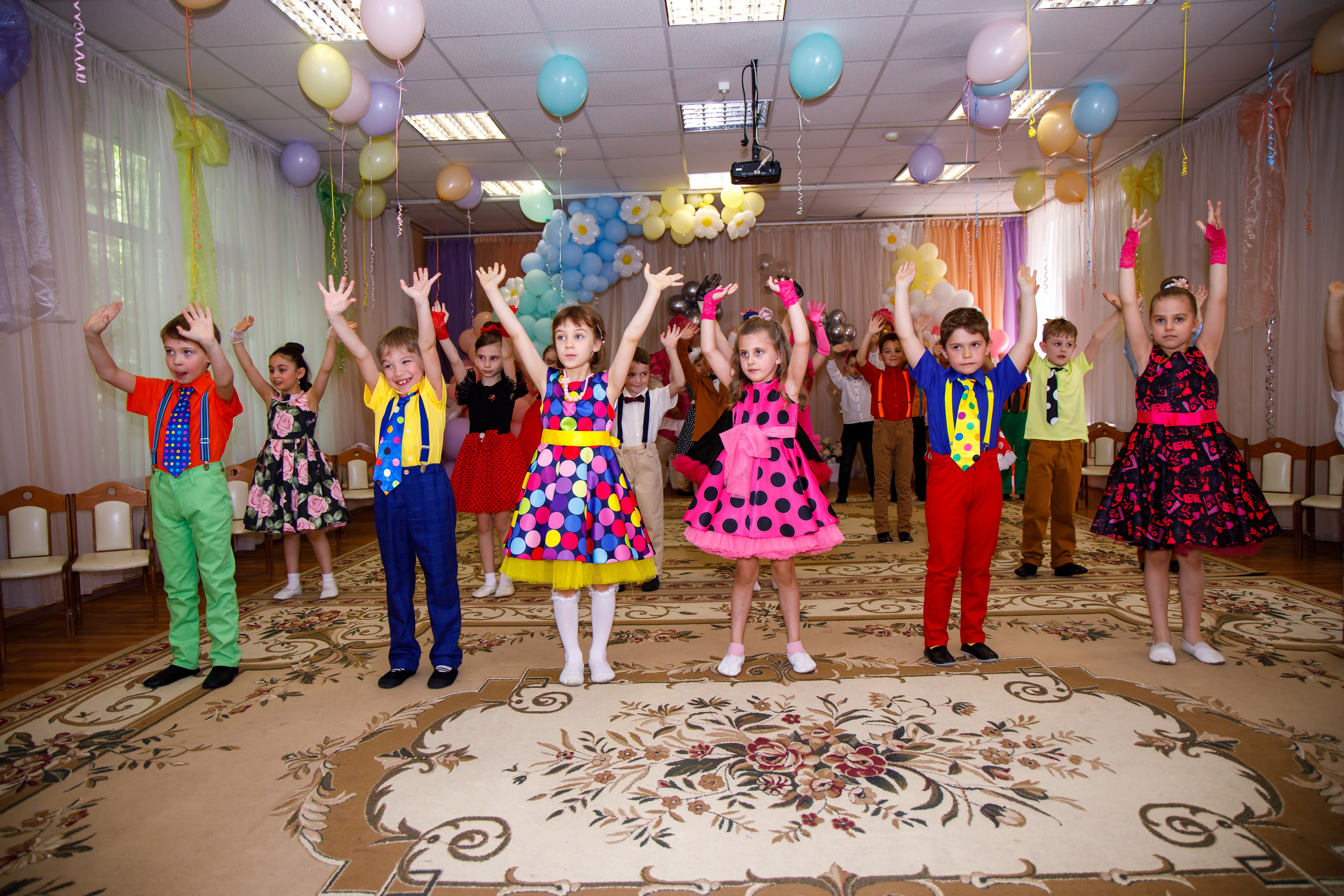 ВЫПУСКНОЙ ДЕТСКИЙ САД группа НАСЛЕДНИКИ. Профессиональная фото и видеосъемка. Москва