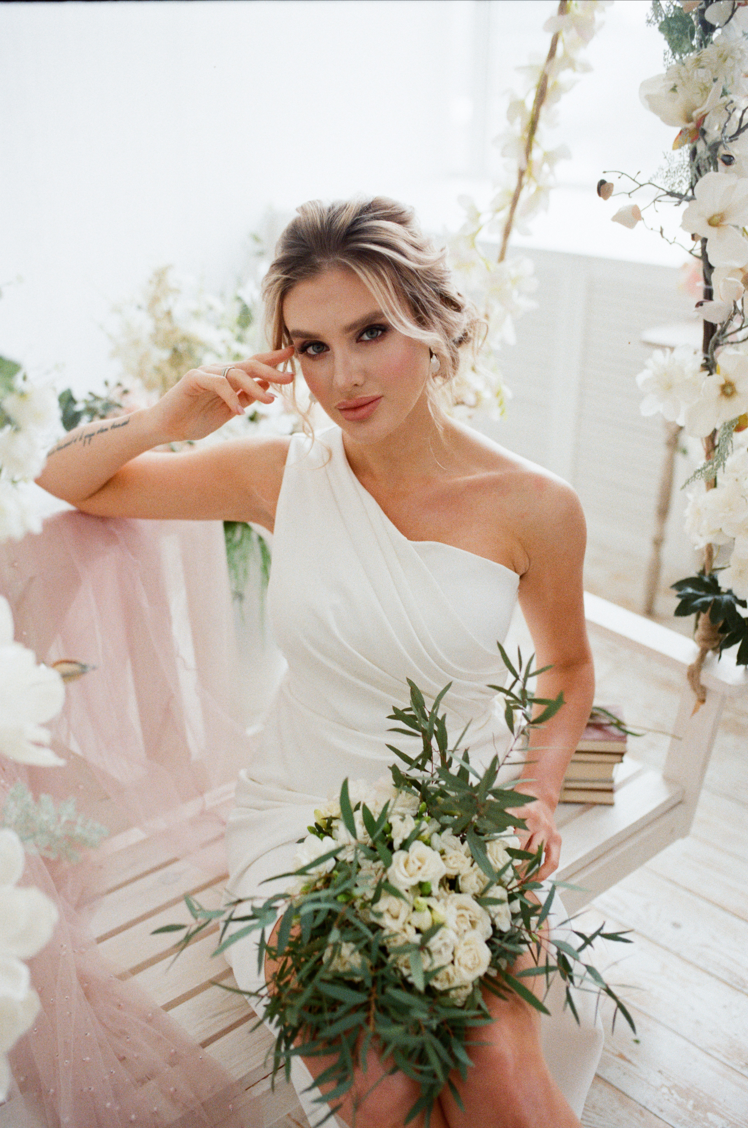 фотограф на пленочный фотоаппарат