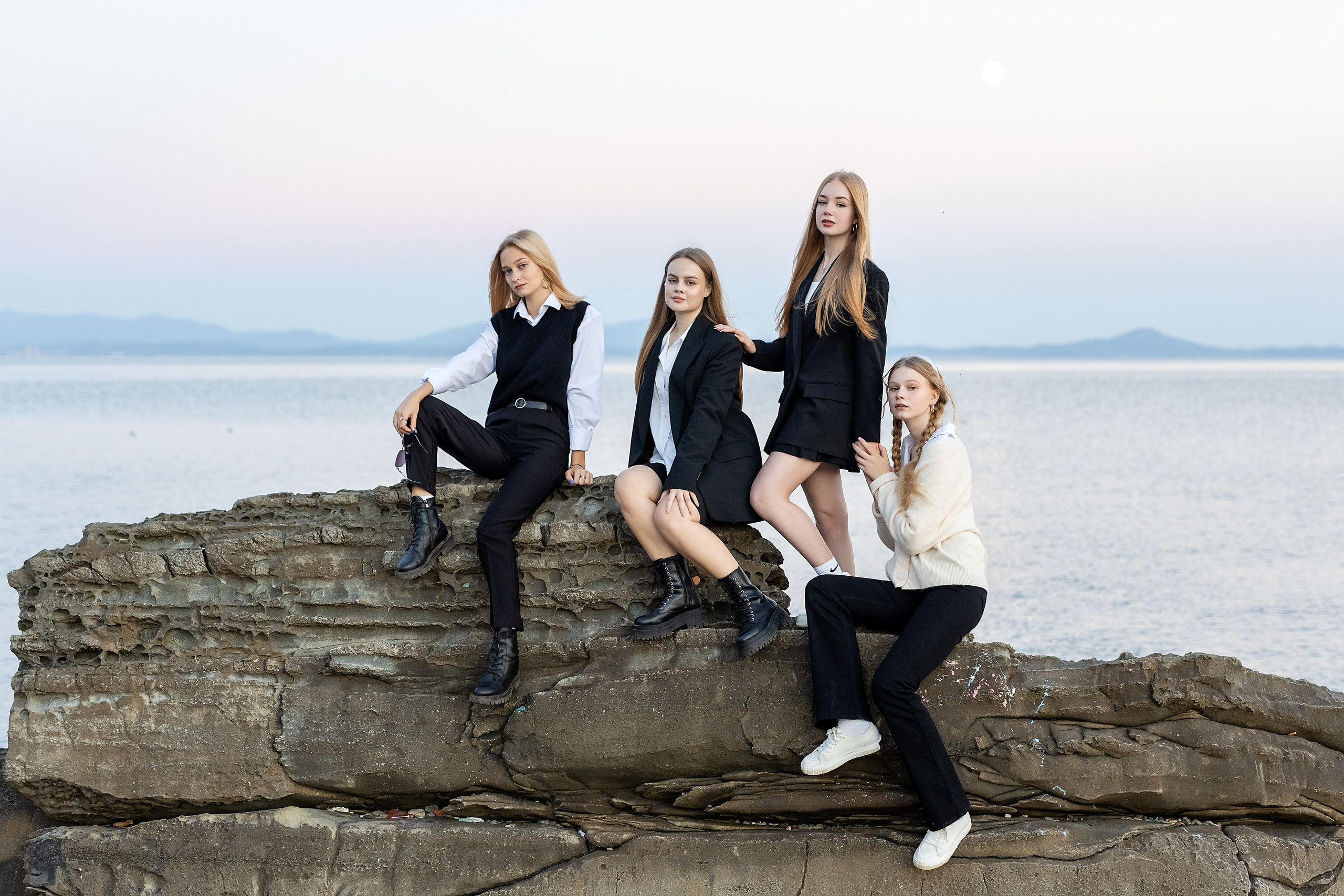 Гимназия № 1, 11 класс, б. Стеклянная. Стильный выпускной альбом Владивосток фотограф Вероника Мигачева