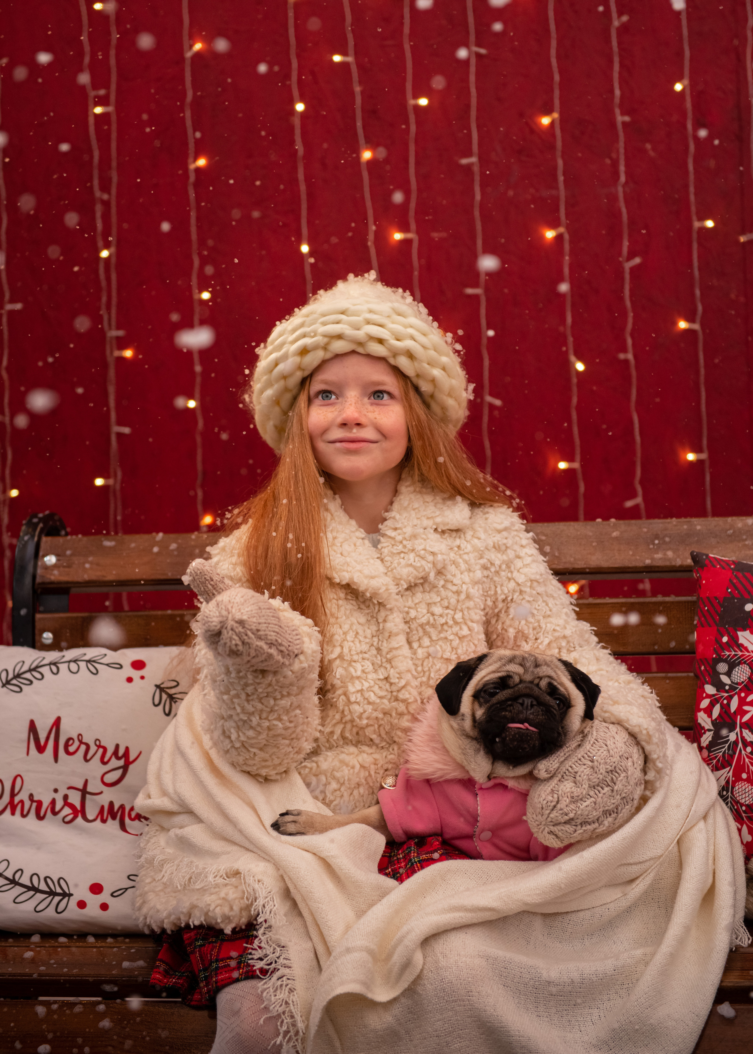 Новогодняя фотосессия Златочки и мопса Васьки. Семейный и детский фотограф в Краснодарском крае Натали Фищенко