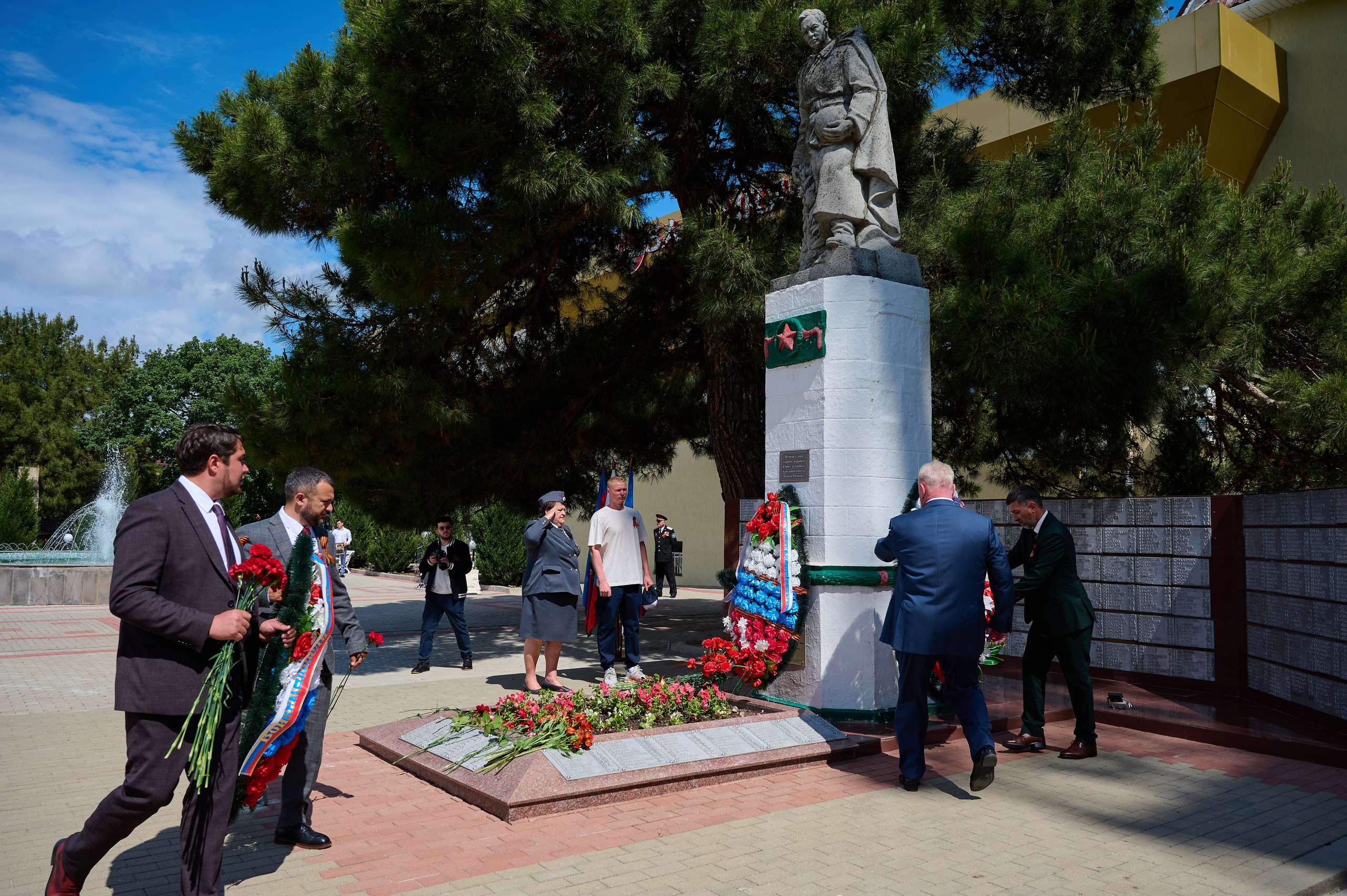 Митинг 9 мая. Жизнь курорта Кабардинка в фотографиях