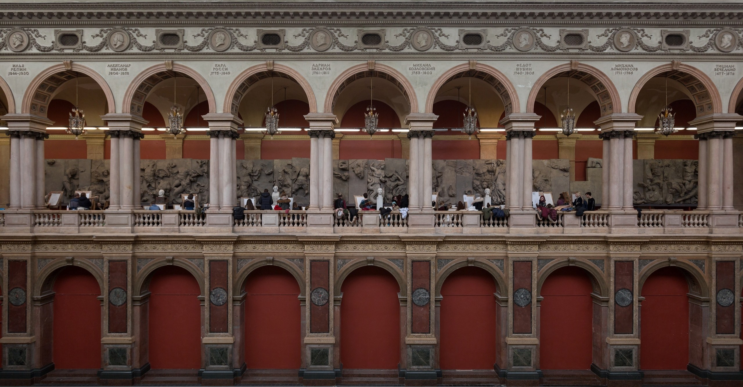Локации в Питере под крышей