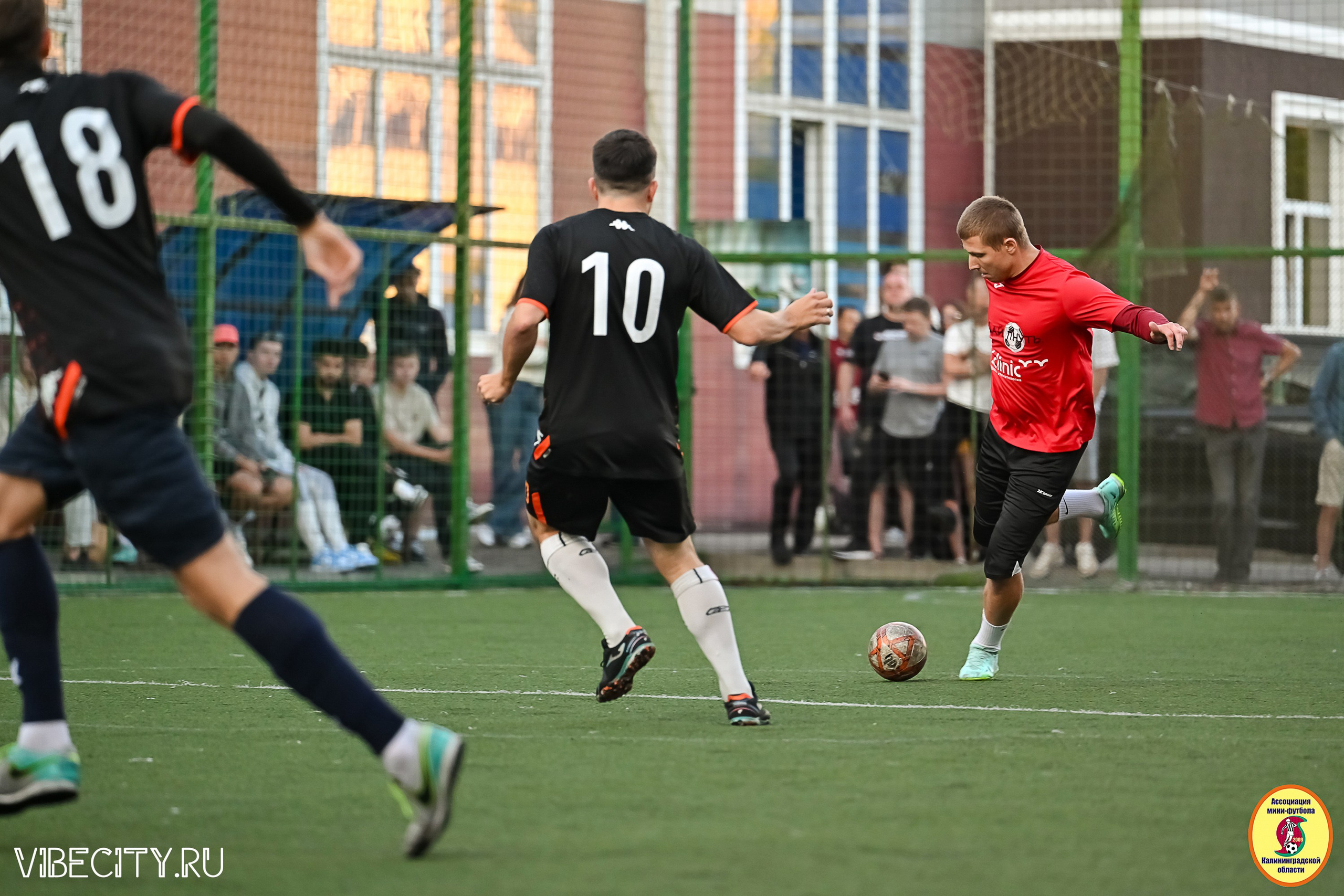 ИГРЫ МИНИ-ФУТБОЛЬНОЙ И КОРПОРАТИВНОЙ ЛИГИ. VIBECITY.RU Вайб Сити Ру Фоторепортажи Фотоотчеты Калининград