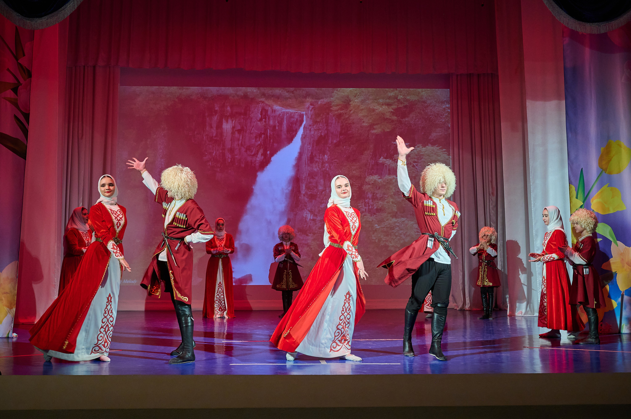 8 марта Марьина роща. Жизнь курорта Кабардинка в фотографиях