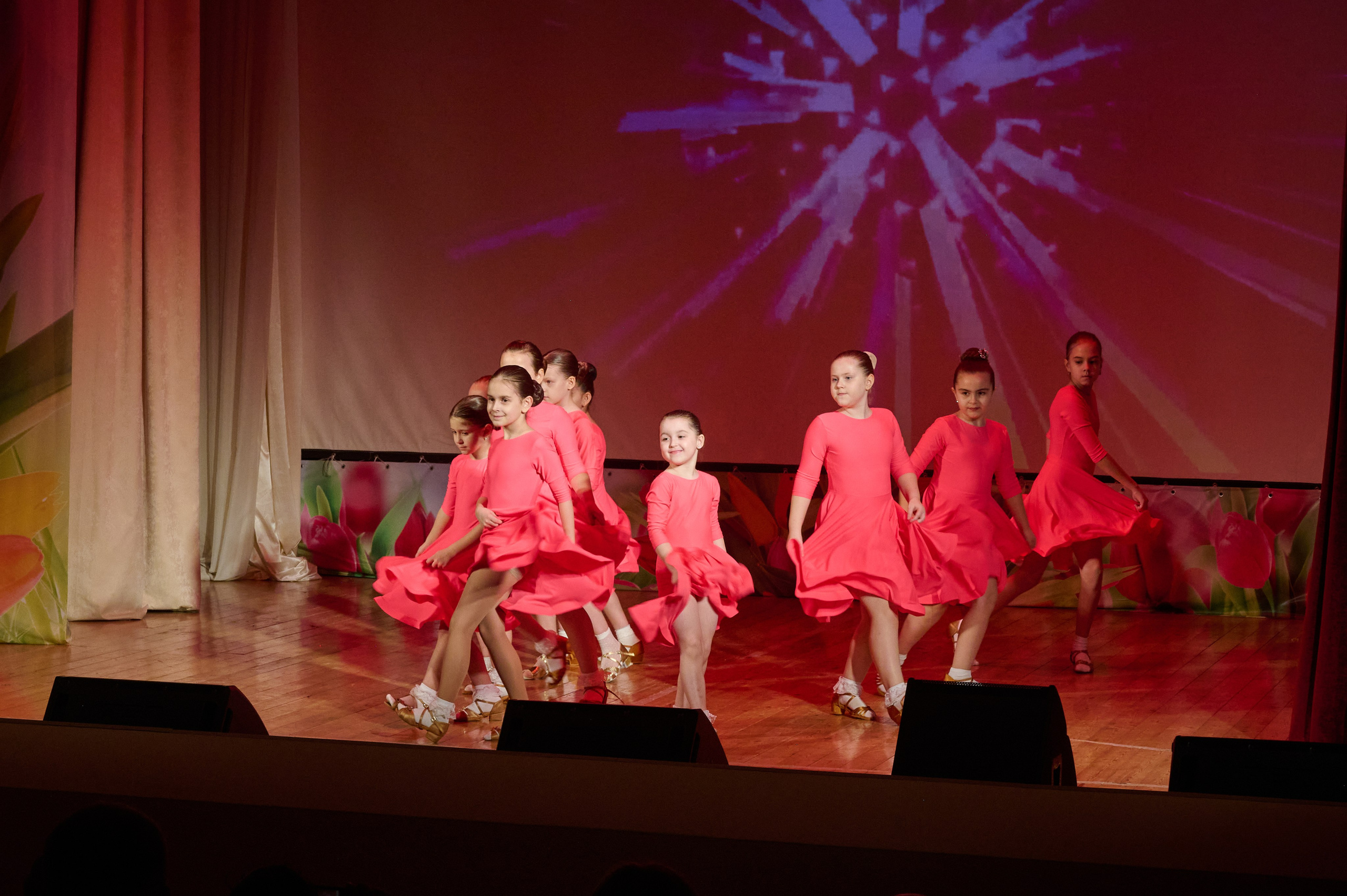 8 марта ДК Кабардинка. Жизнь курорта Кабардинка в фотографиях