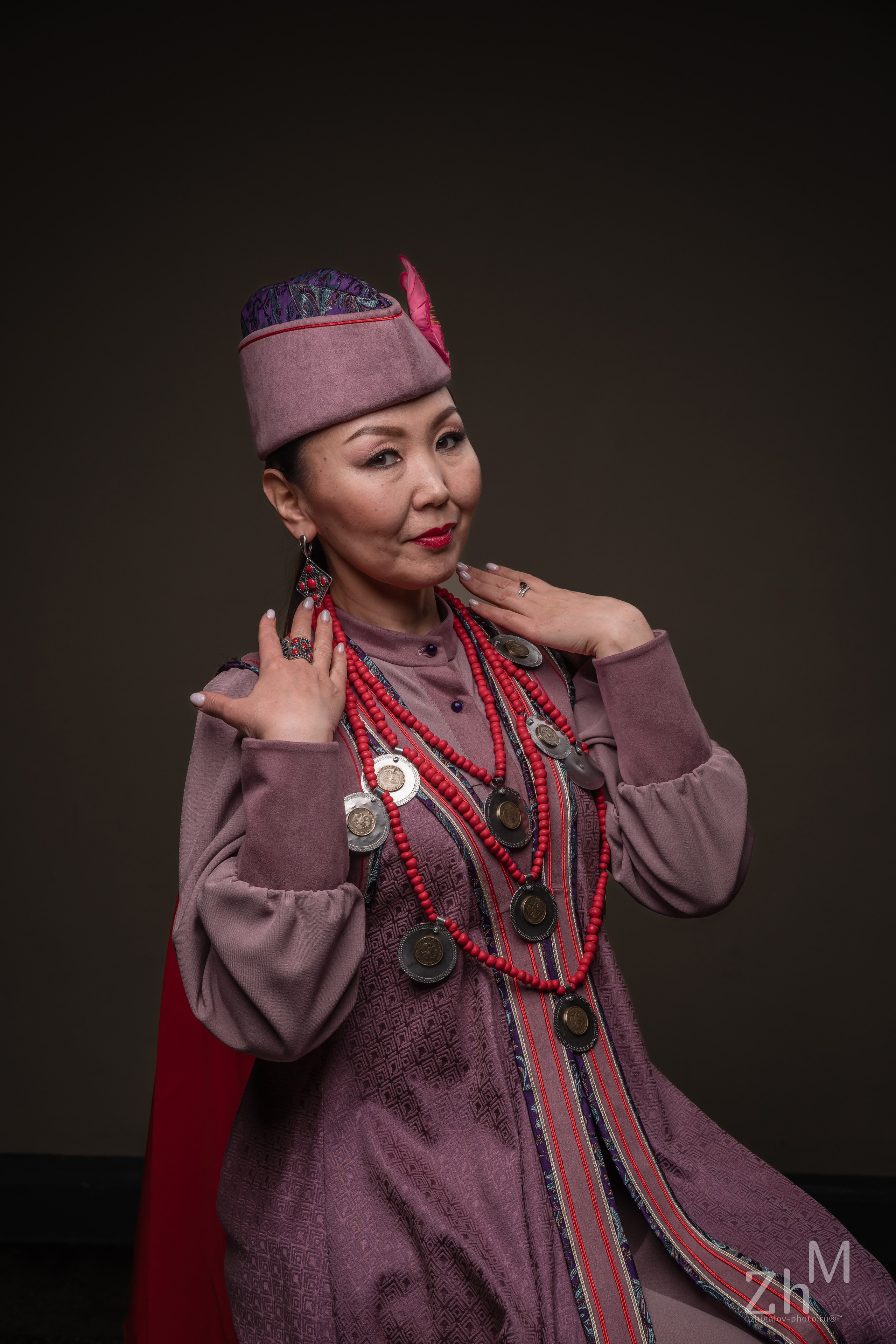 Съёмка в бурятских национальных костюмах. Семейный и свадебный фотограф в Иркутске Максим Жигалов