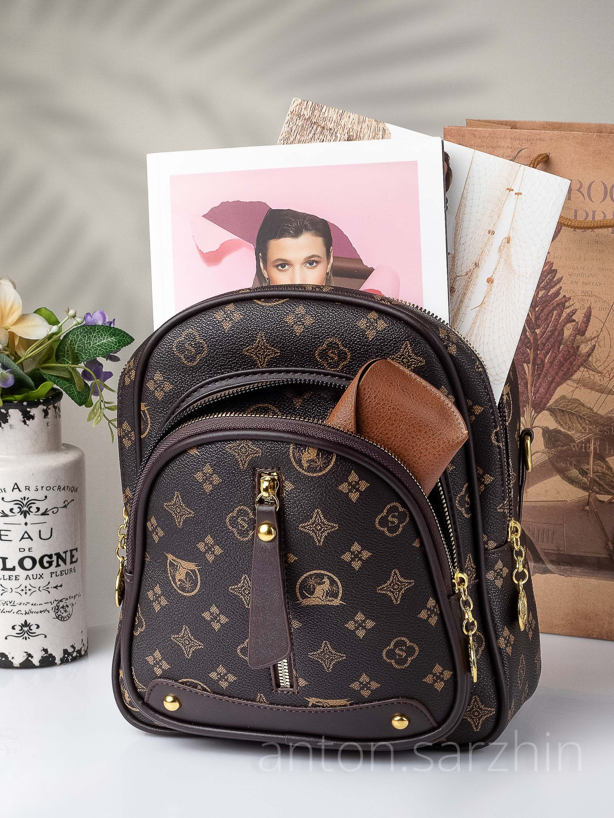 Интерьерная съемка женского рюкзака