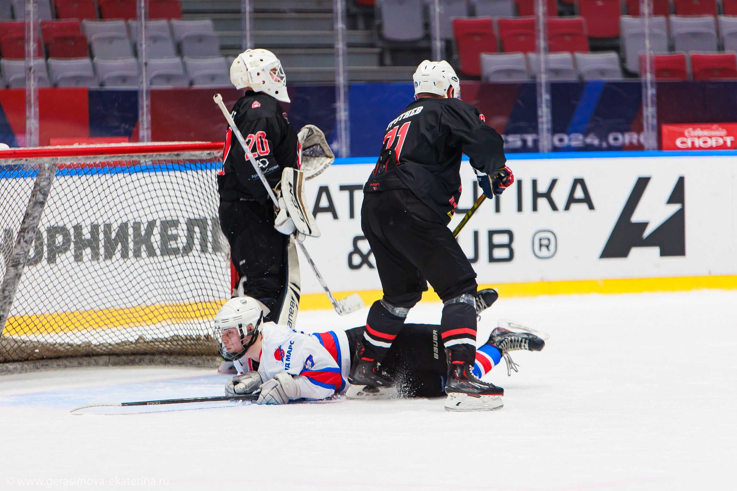 13 Ночная Лига 2024 — фестиваль хоккея. Фотограф Лодейное Поле Екатерина Герасимова в Санкт-Петербурге и Лен. области