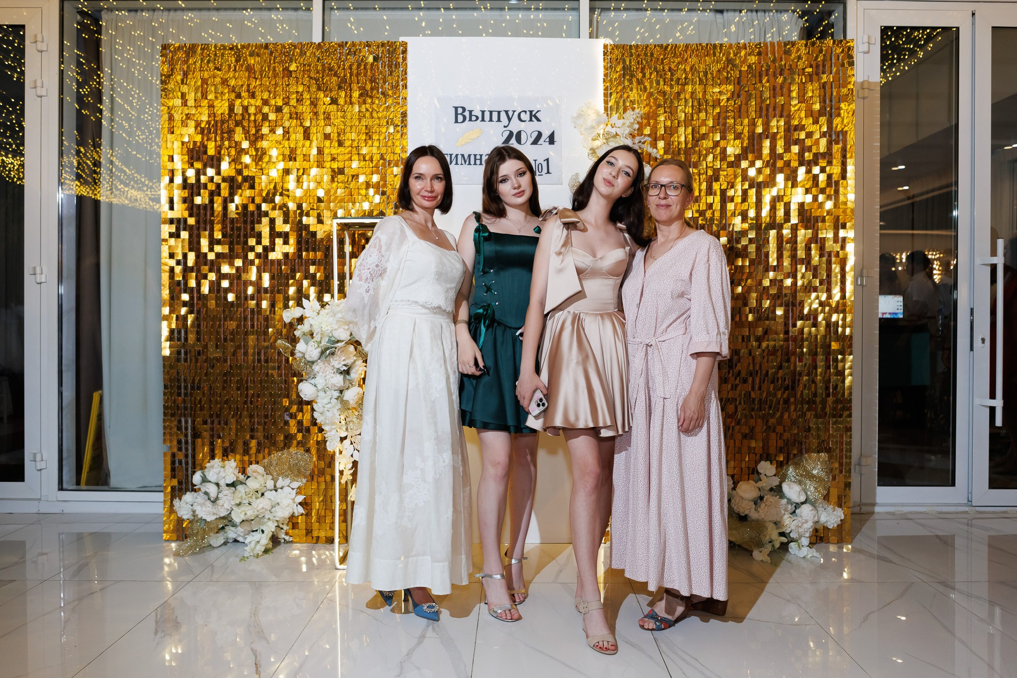 Выпускной вечер в Севастопольской гимназии № 1 имени А. С. Пушкина. Свадебный фотограф, фотосъемка в Крыму, Севастополе, Симферополе, Ялте