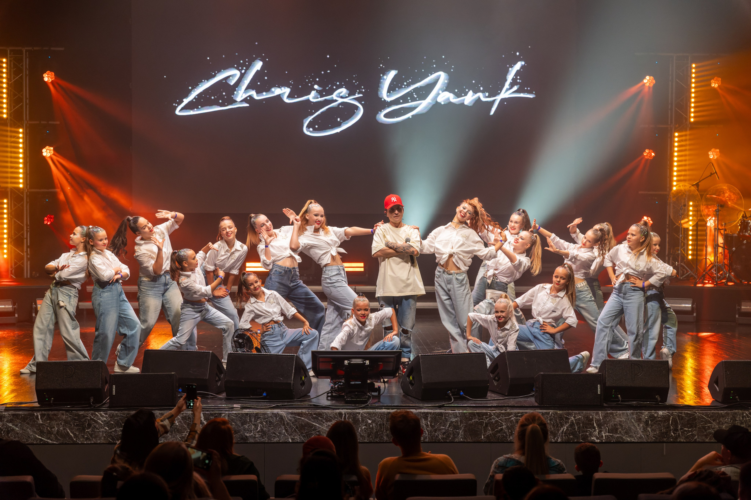 Фотосъёмка на гала-концерт, конкурсы, выступления, отчётные концерты и эвент-мероприятия. «Студия DRONAVT`s» — видеосъёмка и фотография г. Москва