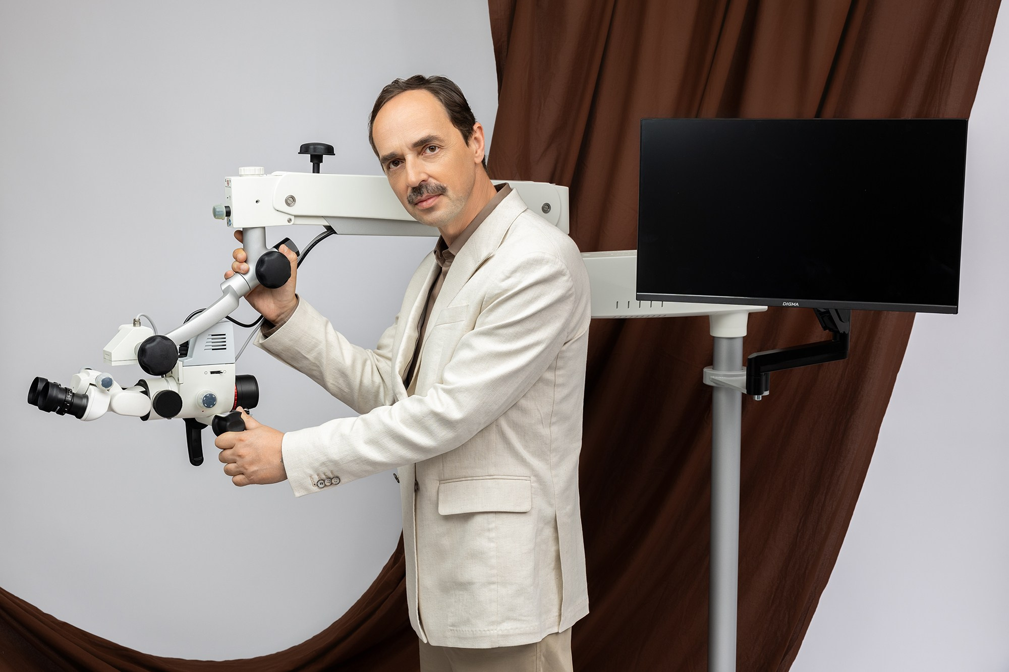 Рекламная фотосъемка медицинского оборудования для каталога. Деловой портрет и бизнес фотография в Санкт-Петербурге