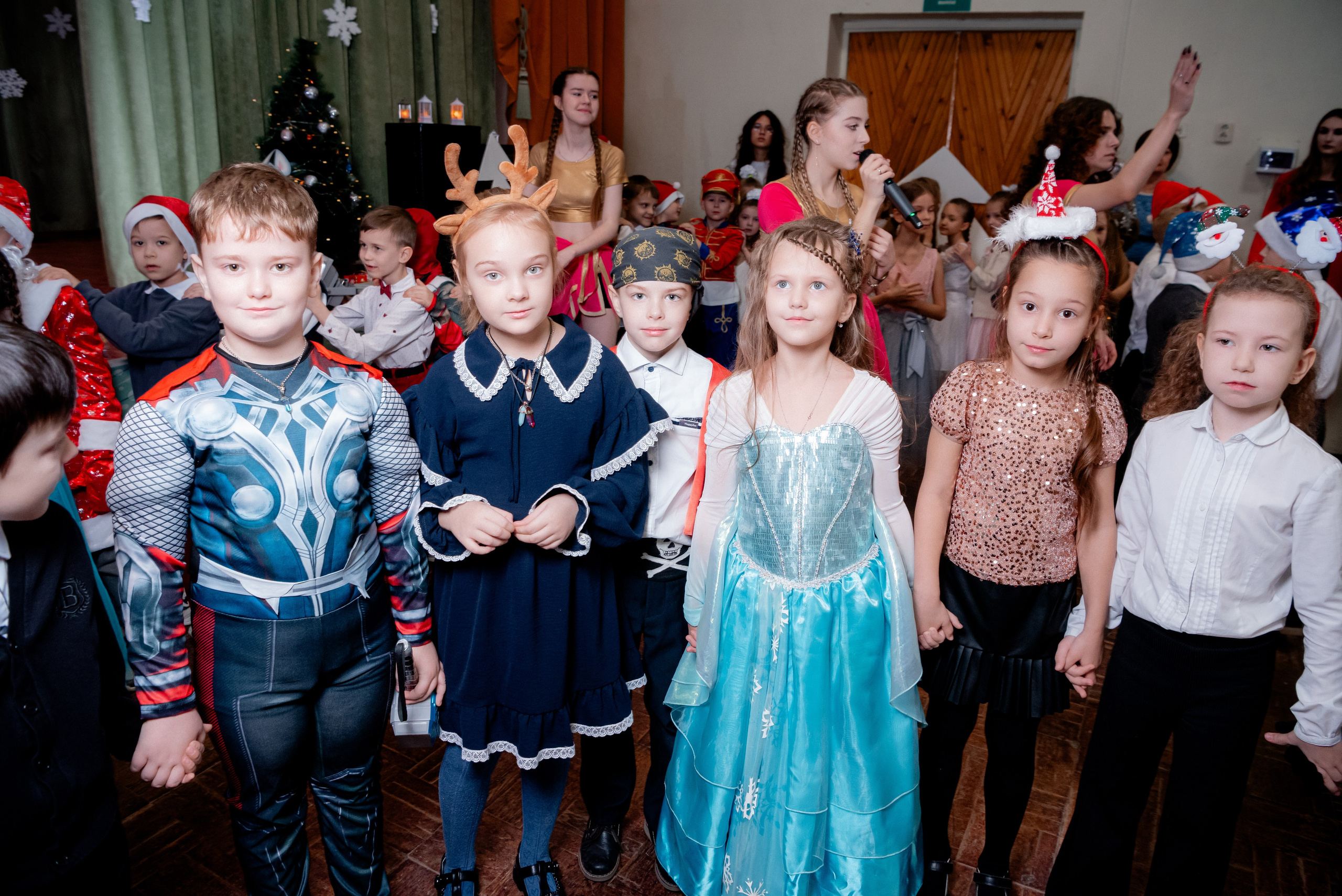 Школьная Ëлка для 1А класса. Фотограф в Волгограде и Волжском Александр Горбань