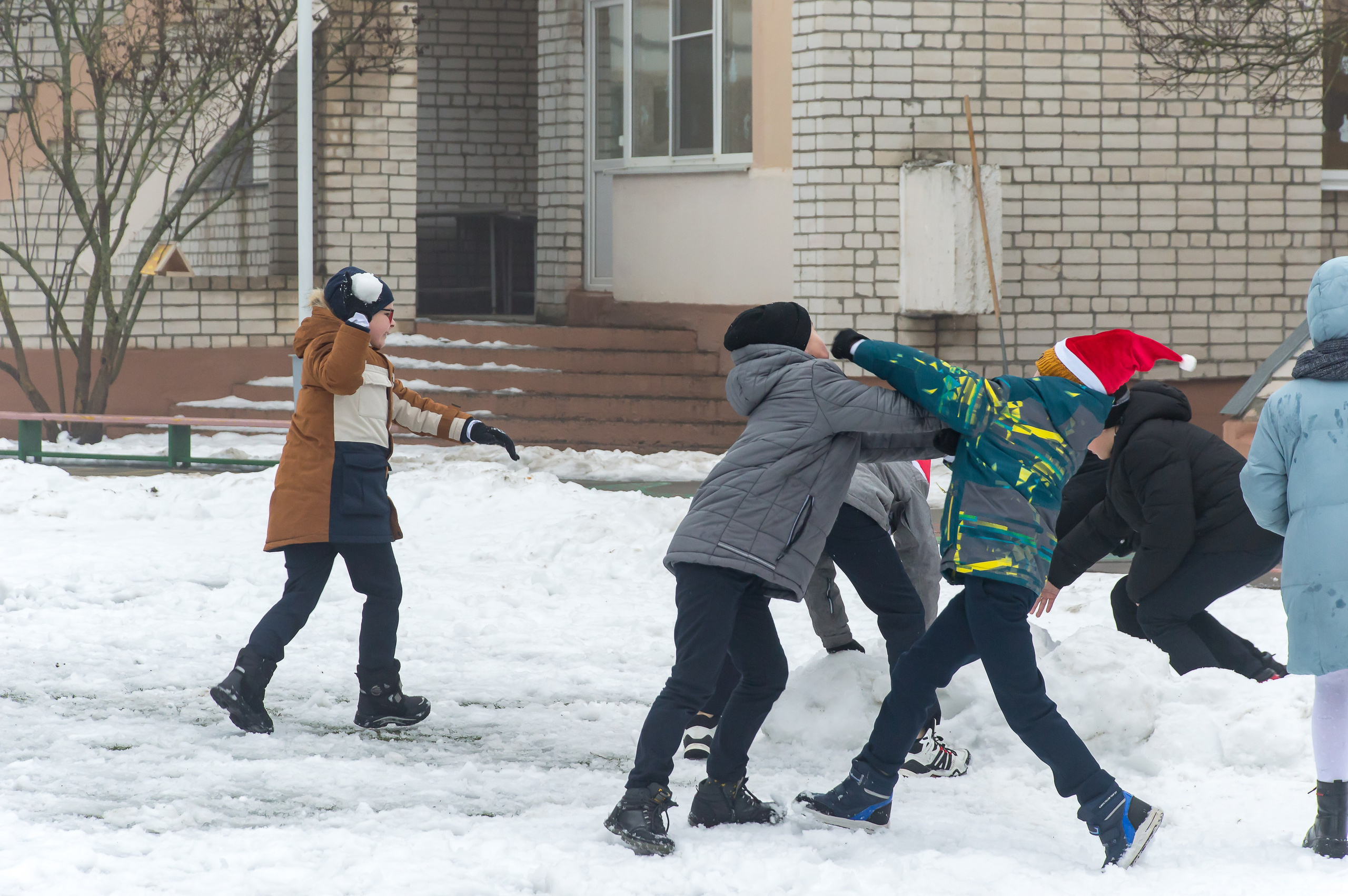 школьники на улице