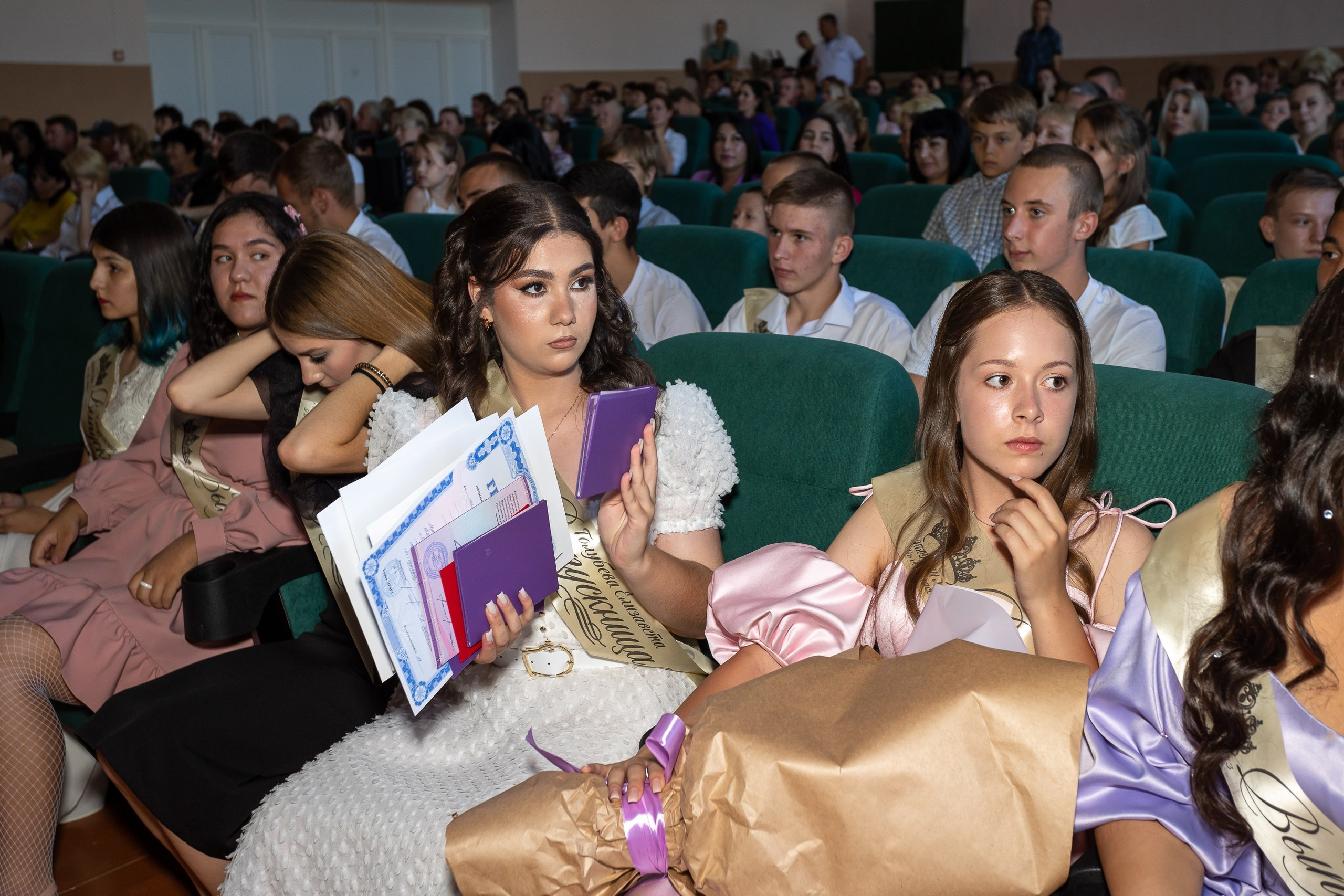 Вручение аттестата 2024 г. Выпускные альбомы Майкоп, Краснодар Елена Золотарева