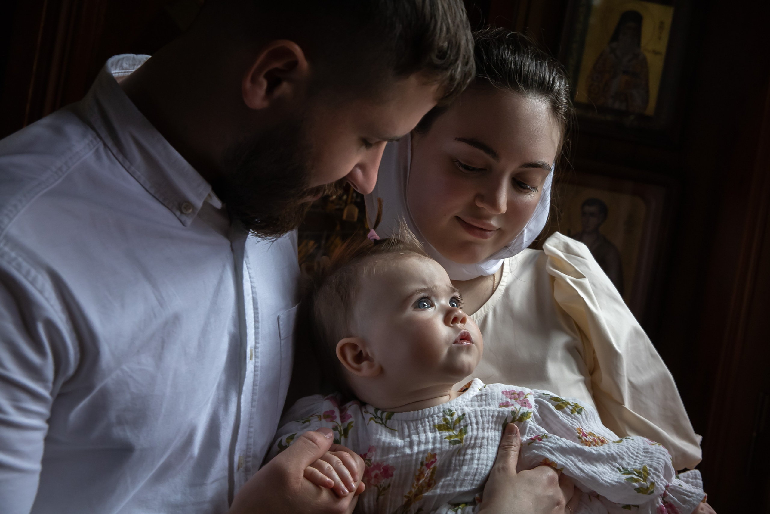 Фотограф на Крещение в Санкт-Петербурге. Фотосессии в студии СПб Портретный фотограф — Юрий Торлопов