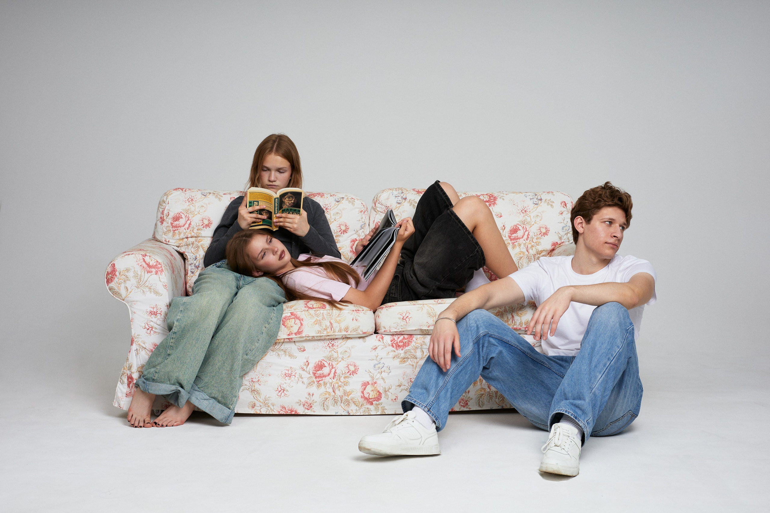 Выпускные альбомы Cardsi