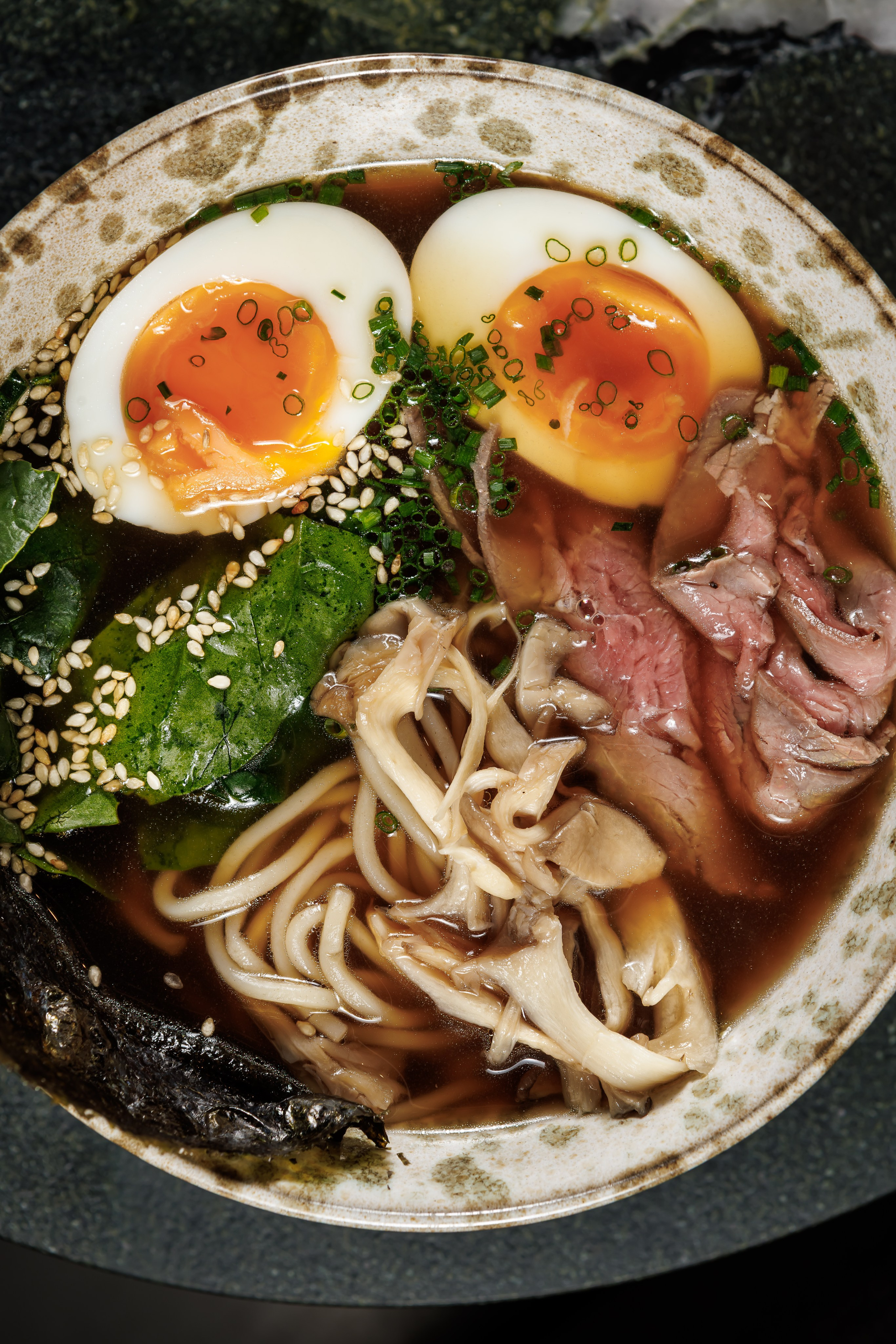 Съёмка блюда крупным планом для ресторанного меню