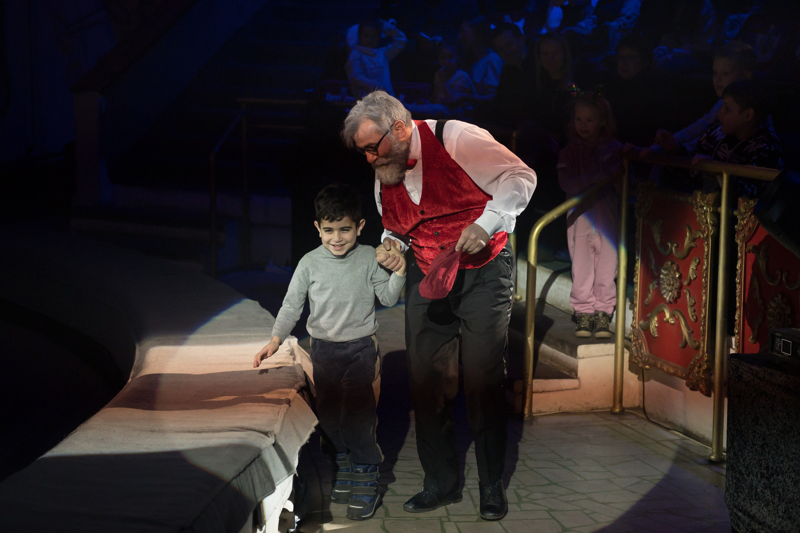 Фотосъёмка, репортаж премьеры Королевского Цирка Гии Эрадзе. Конный и фотограф с животными в Твери Топталова Люся