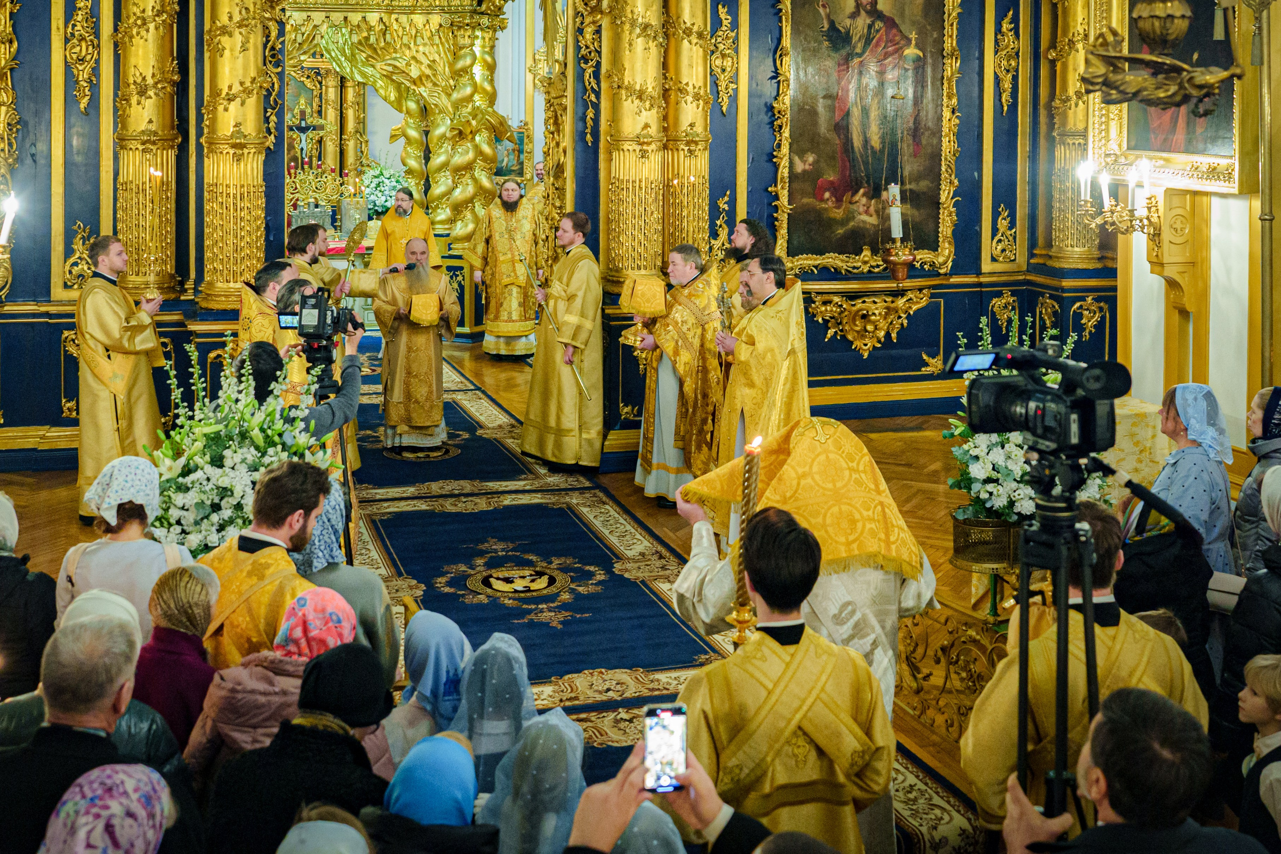 МИТРОПОЛИТ ВАРСОНОФИЙ СОВЕРШИЛ БОЖЕСТВЕННУЮ ЛИТУРГИЮ В НИКОЛО-БОГОЯВЛЕНСКОМ СОБОРЕ. НИКОЛО-БОГОЯВЛЕНСКИЙ МОРСКОЙ СОБОР