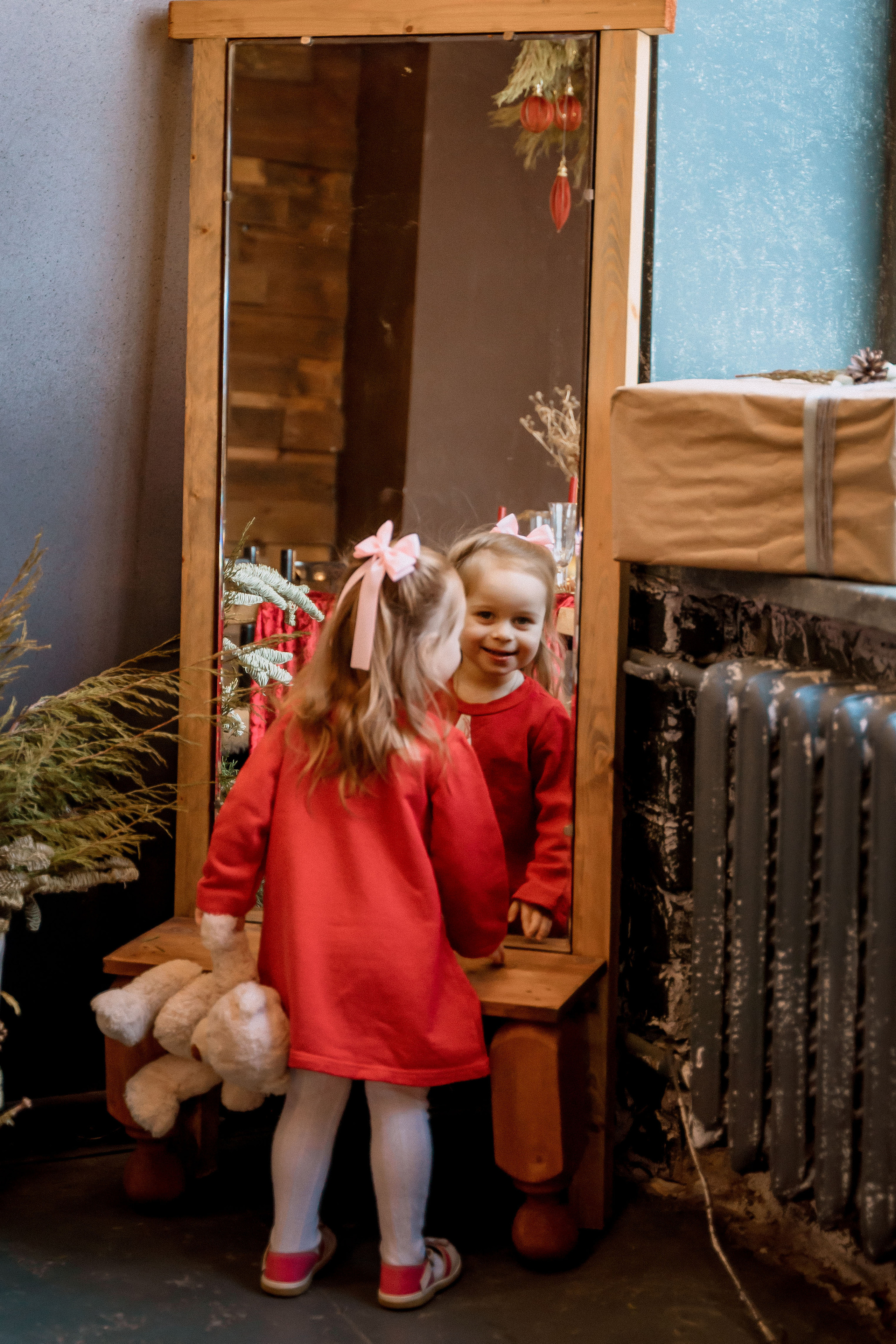 Аня и Алиса. Главная