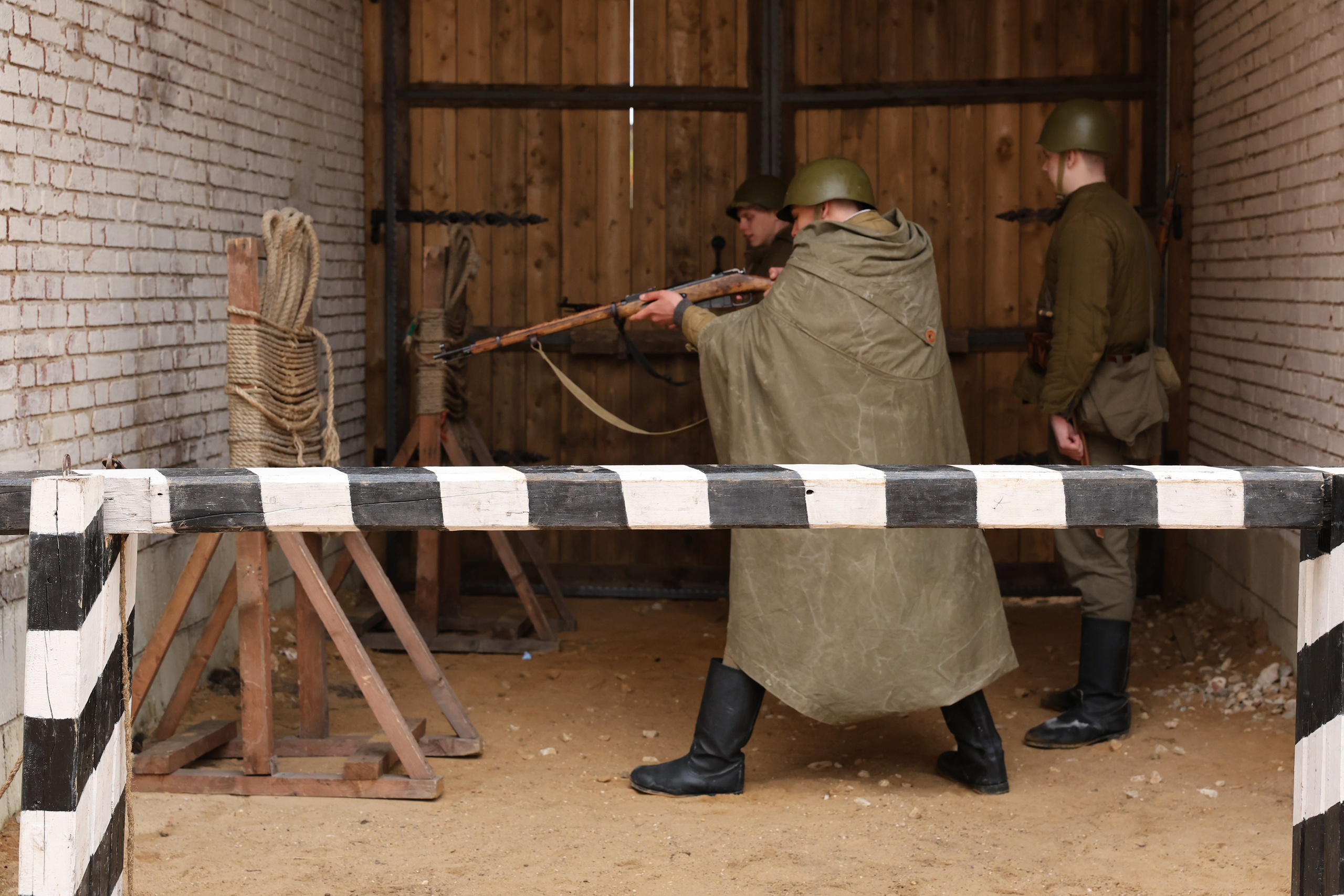 Инсталяция взятия Рейхстага Игорь Угольников. Кинопарк. 2025 г. Репортажный фотограф, спортивный фотограф в Москве и области