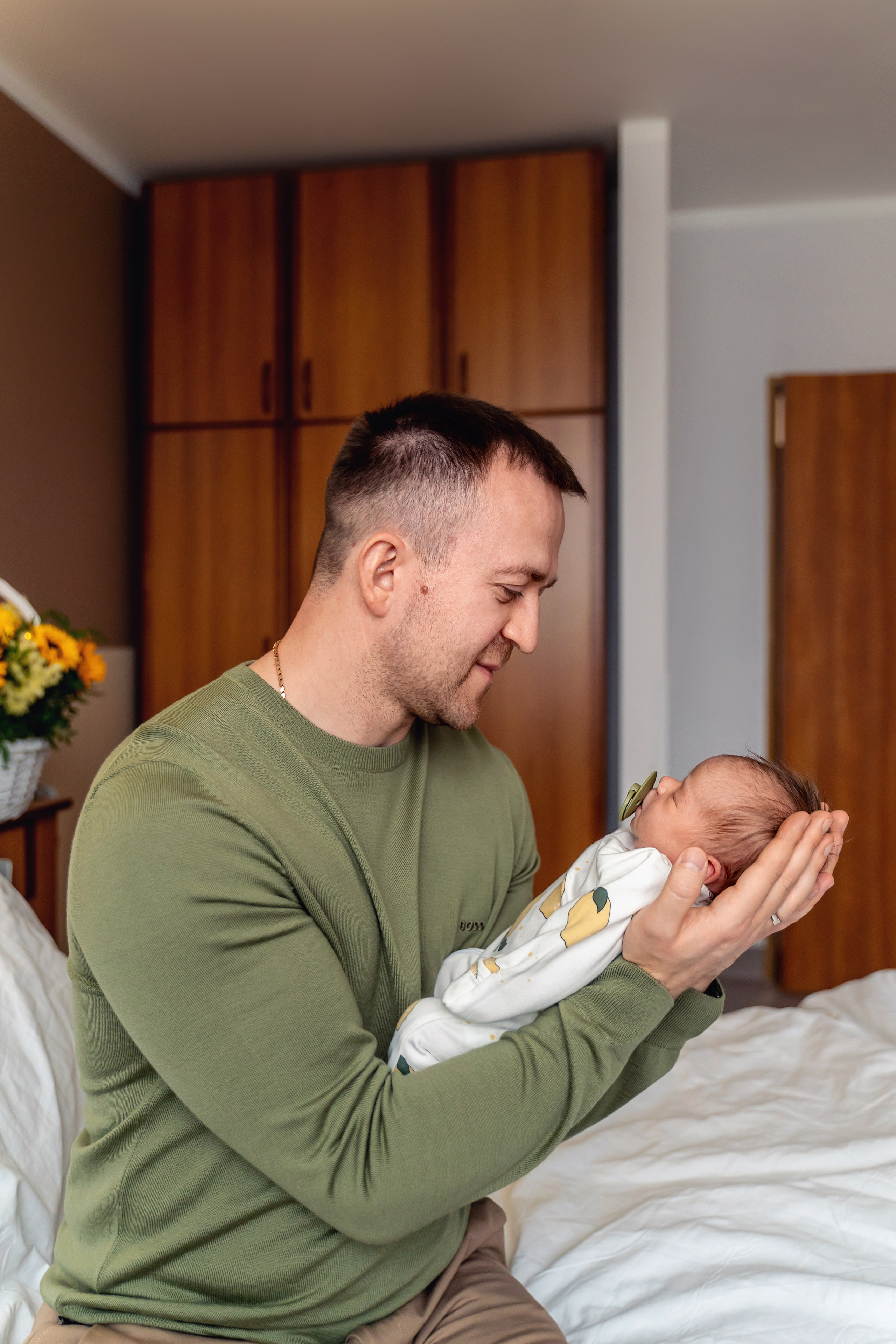 Выписка из роддома Лапино. Фотограф на выписку из роддома Москва. Фотограф \ Видеограф на Крещение, Венчание Москва| Семейные съемки