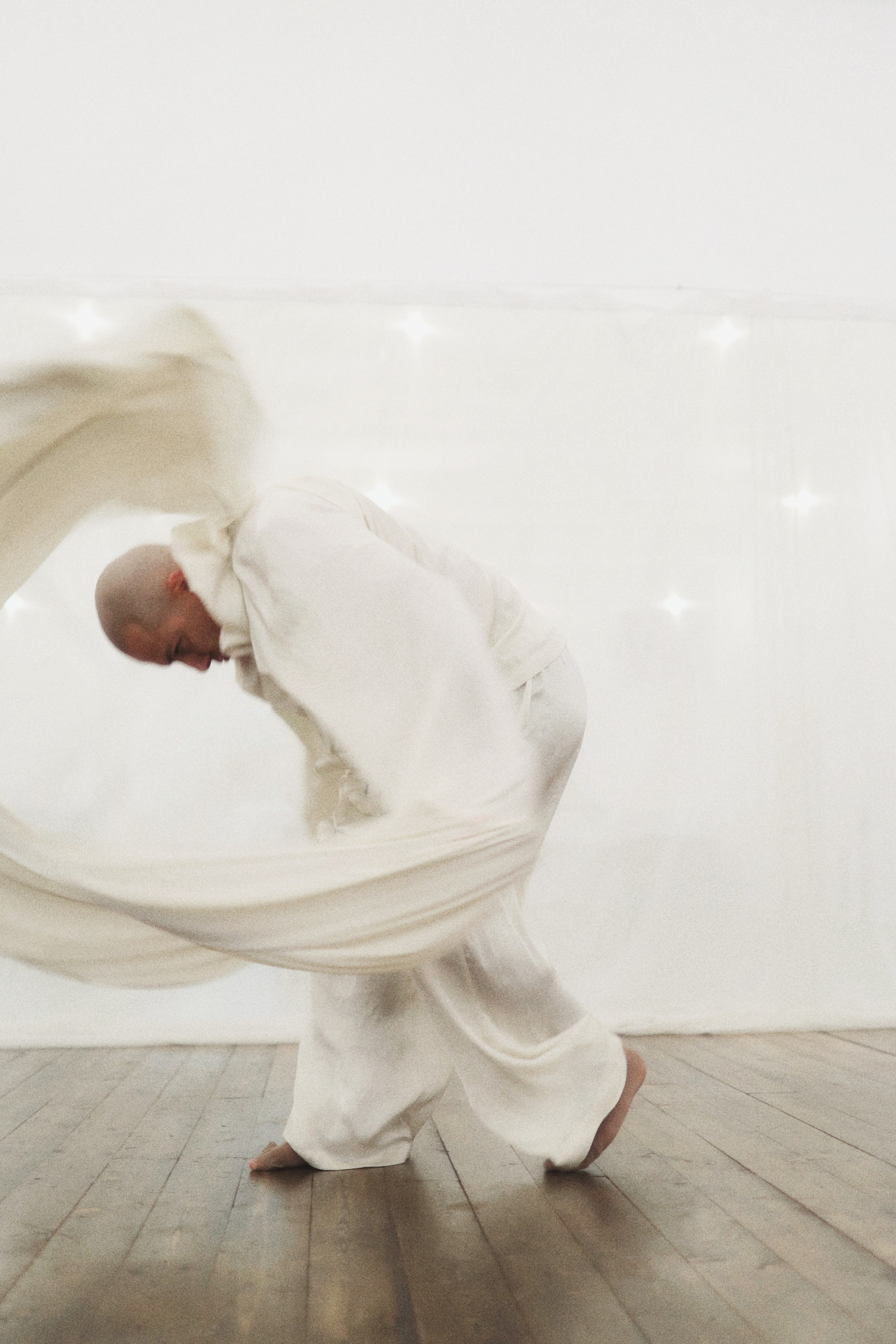 Pavel Alekhin, Clown-mime / Saint-Petersburg 2024. POLINA MÔMOT