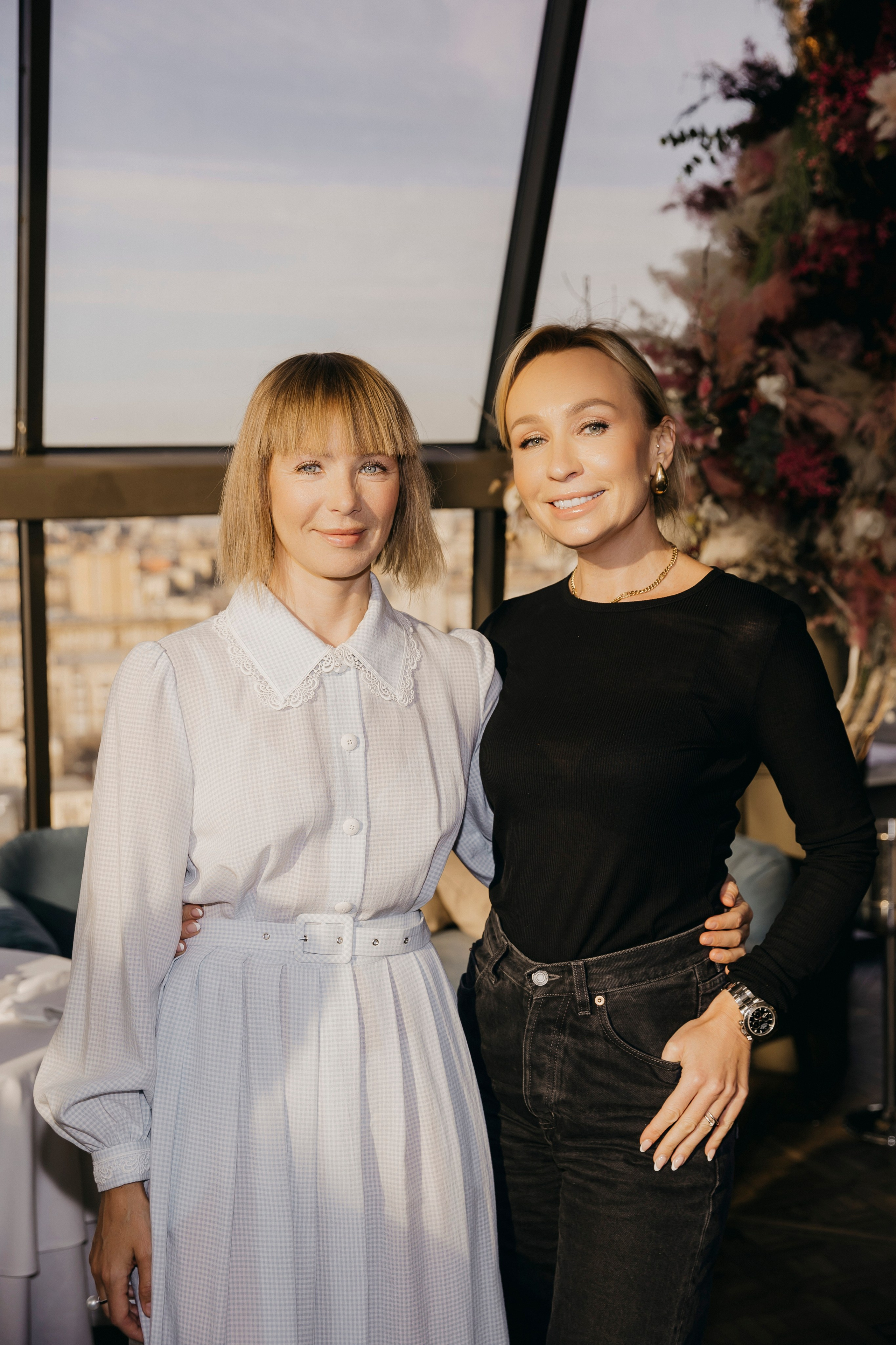 Виктория Газинская и Ольга Романова на весеннем бранче в ресторане Белый Кролик