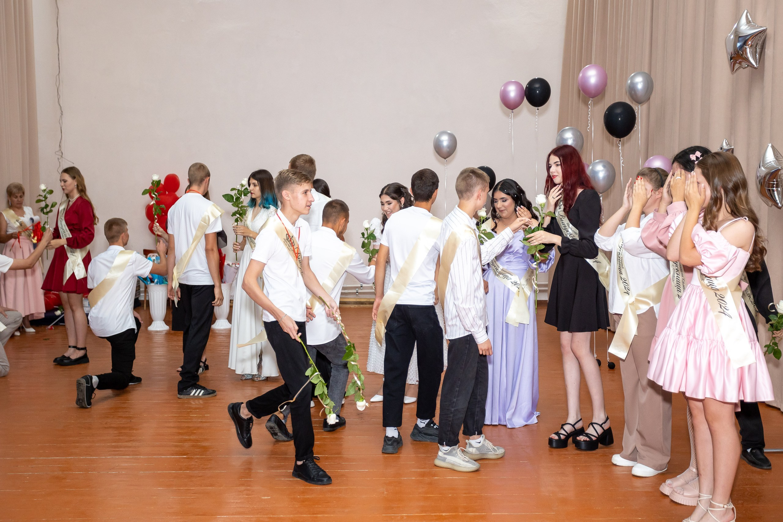 Вручение аттестата 2024 г. Выпускные альбомы Майкоп, Краснодар Елена Золотарева