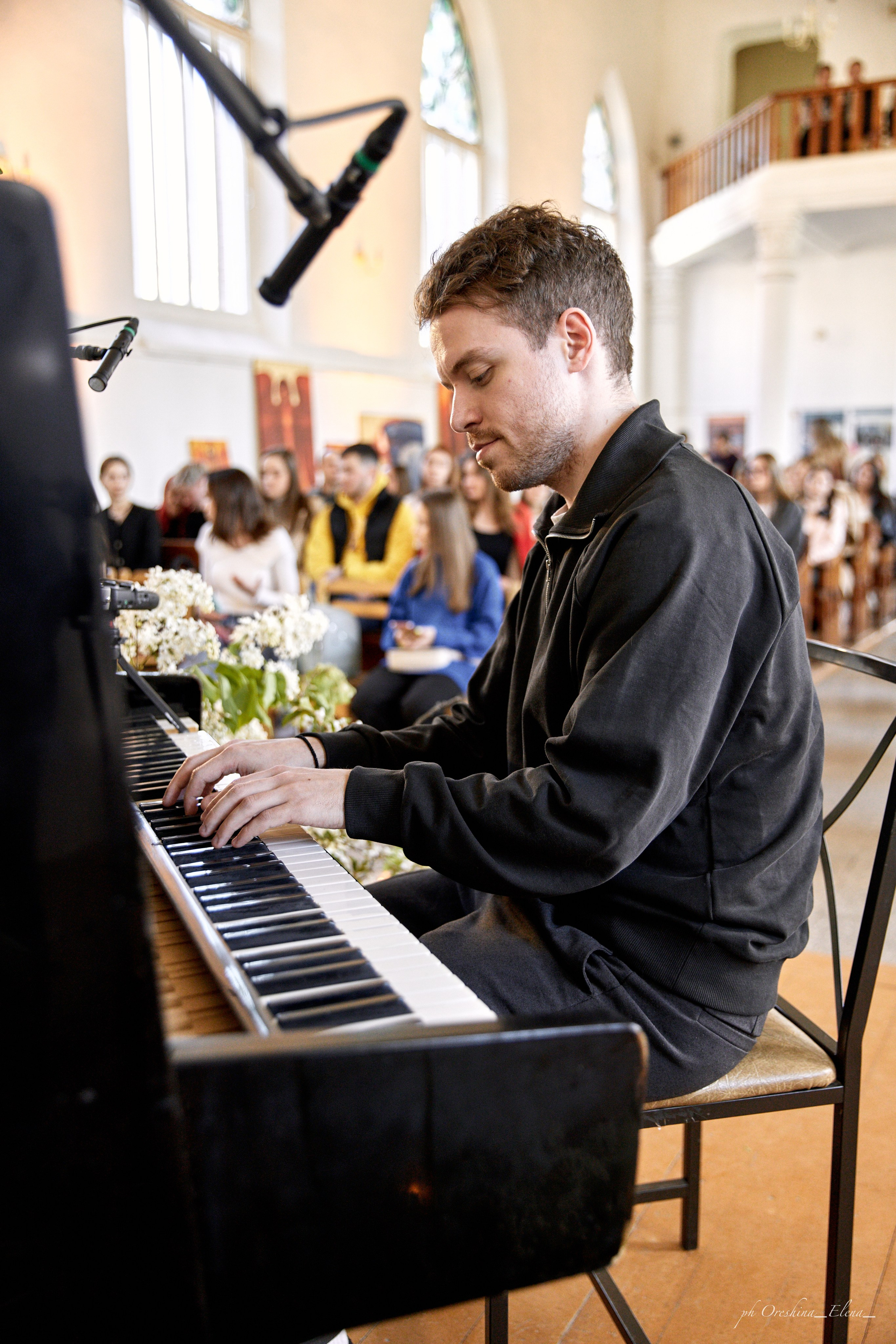 Концерт Дениса Стельмаха. Ульяновск, Евангелическо-Лютеранская церковь Св.Марии. Свадебный и семейный фотограф в Ульяновске Орешина Елена