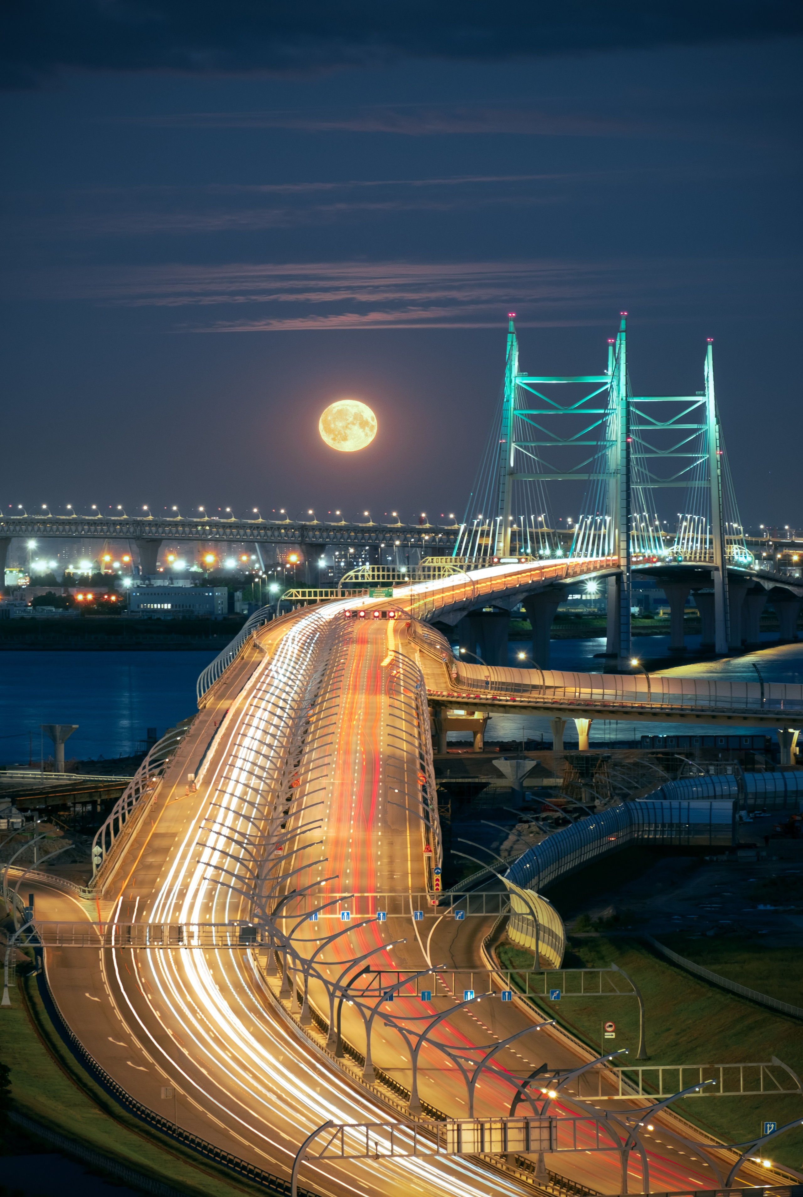 Галерея работ в жанре пейзажа, городского пейзажа и архитектуры. Покупка лицензий для коммерческого использования. Интерьерный фотограф в Санкт-Петербурге Михаил Азаров. Печать и продажа фотографий