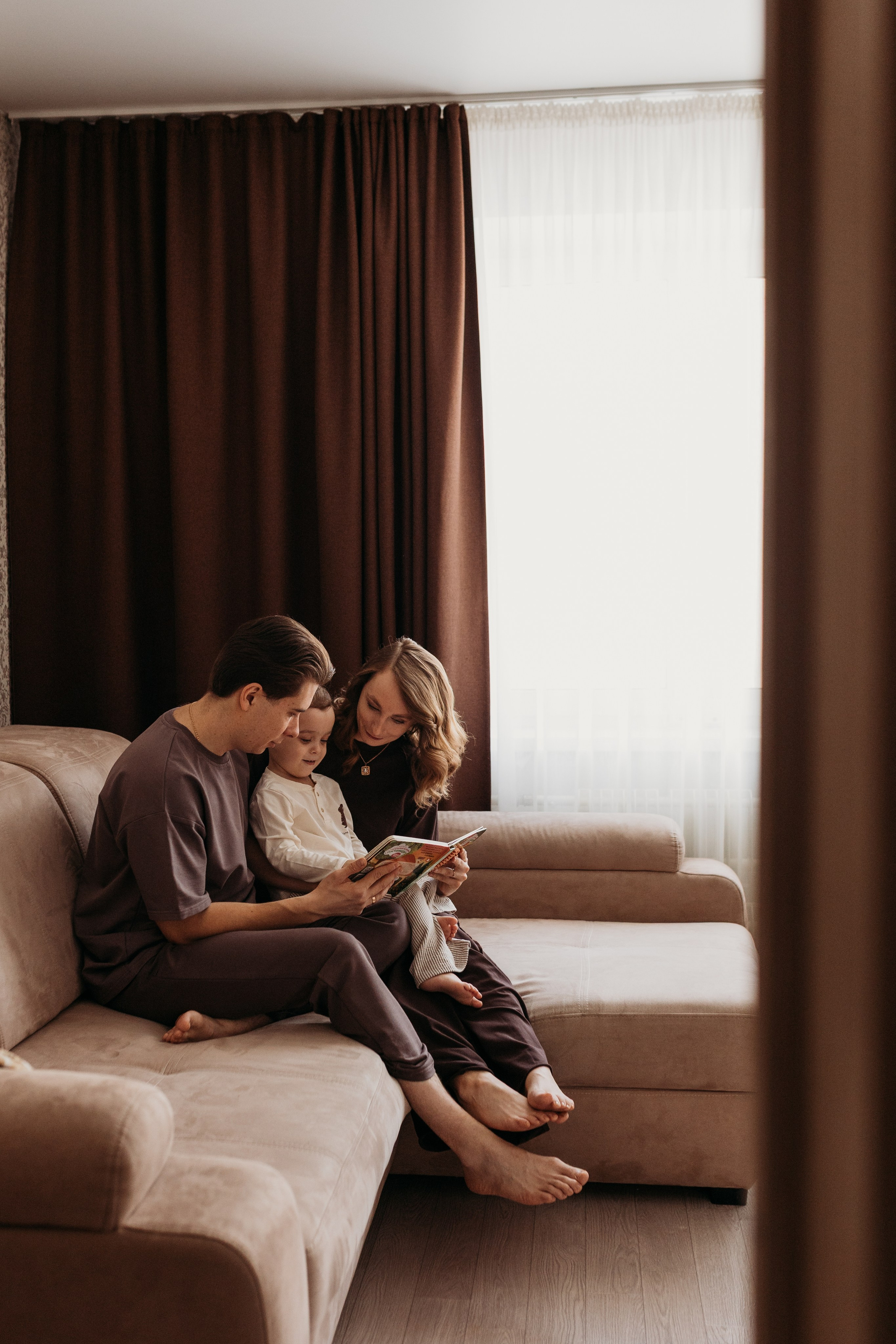 Лайфстайл lifestyle фотосессия новорожденного Барнаул. Фотограф новорожденных в г. Барнаул Ренпенинг Катерина