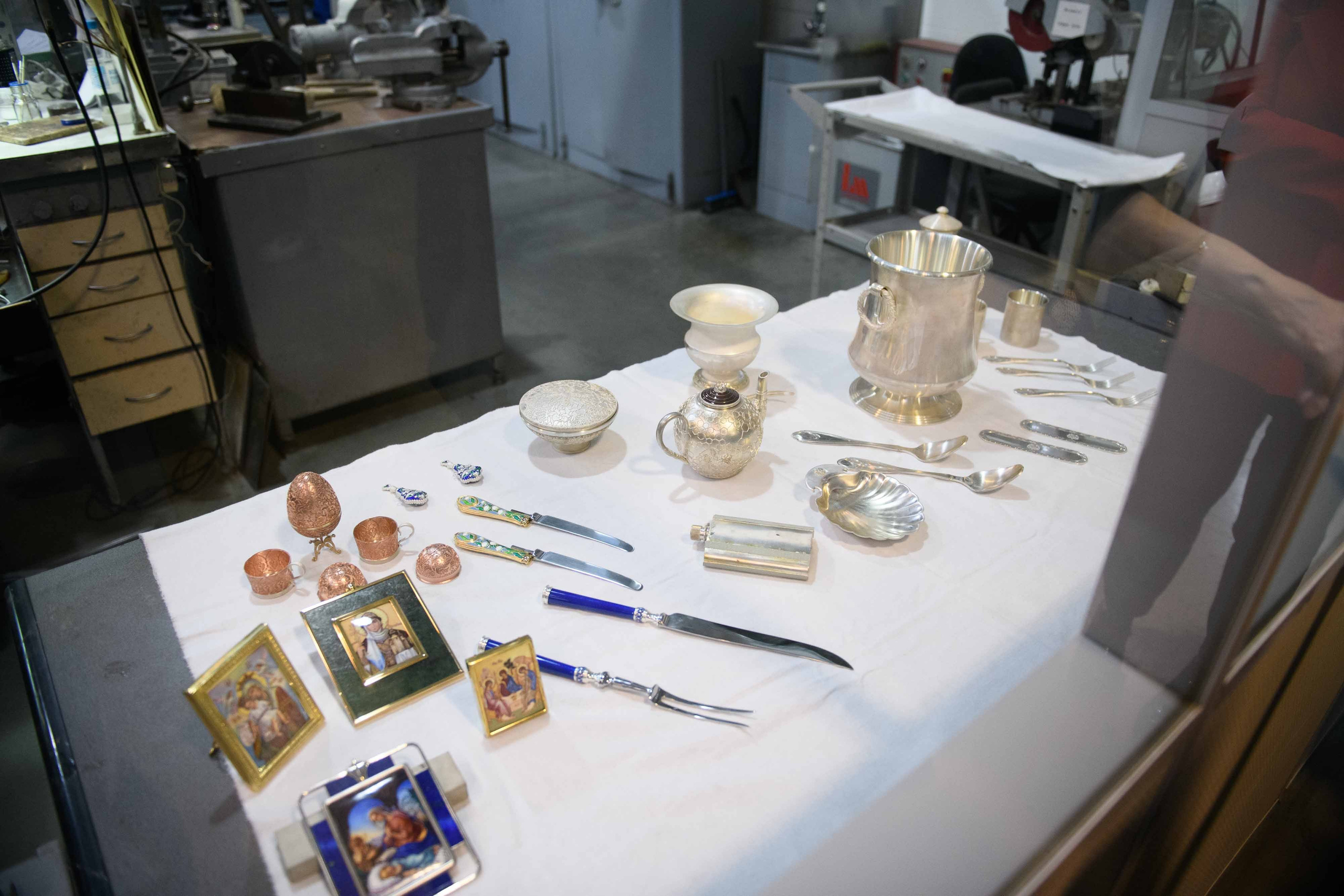 Русские Самоцветы: За кулисами легенды — Фотоальбом об искусстве и производстве