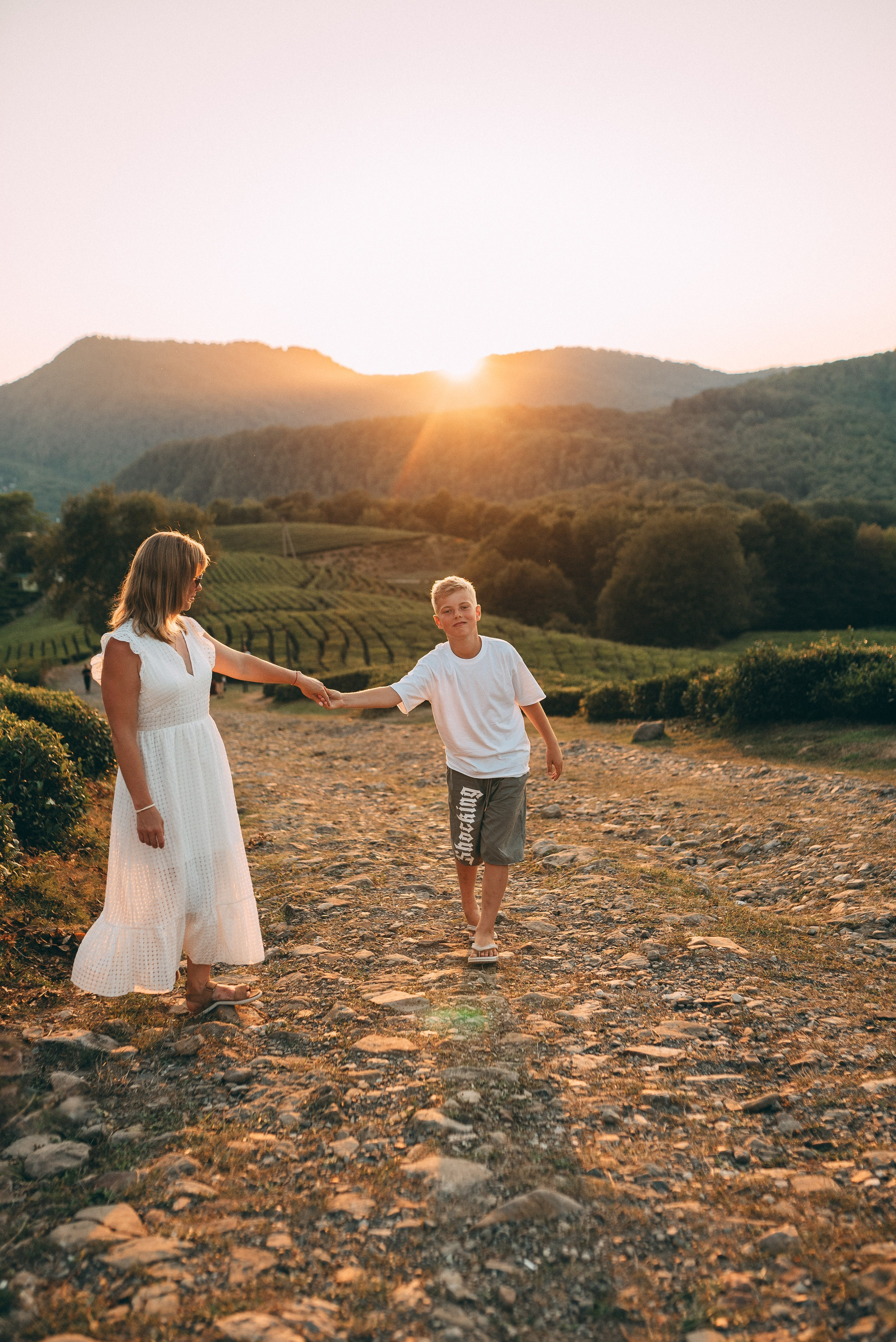 Семейная фотосессия на чайных плантациях в Сочи. Фотограф в Сочи — Маргарита Поганова