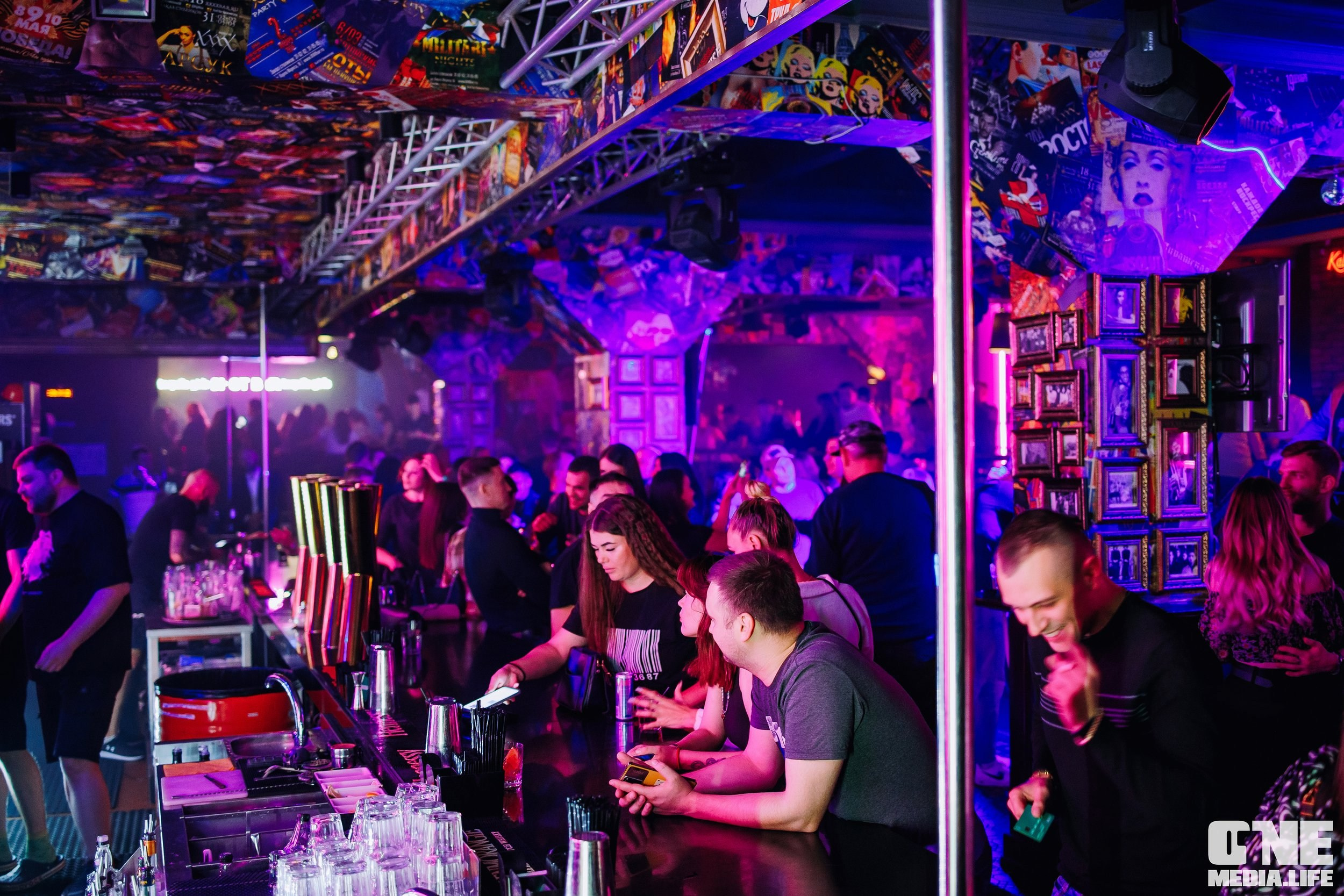 Фоторепортаж из бара XxxX. One Media Life: фоторепортажи, фотоотчеты с мероприятий и заведений