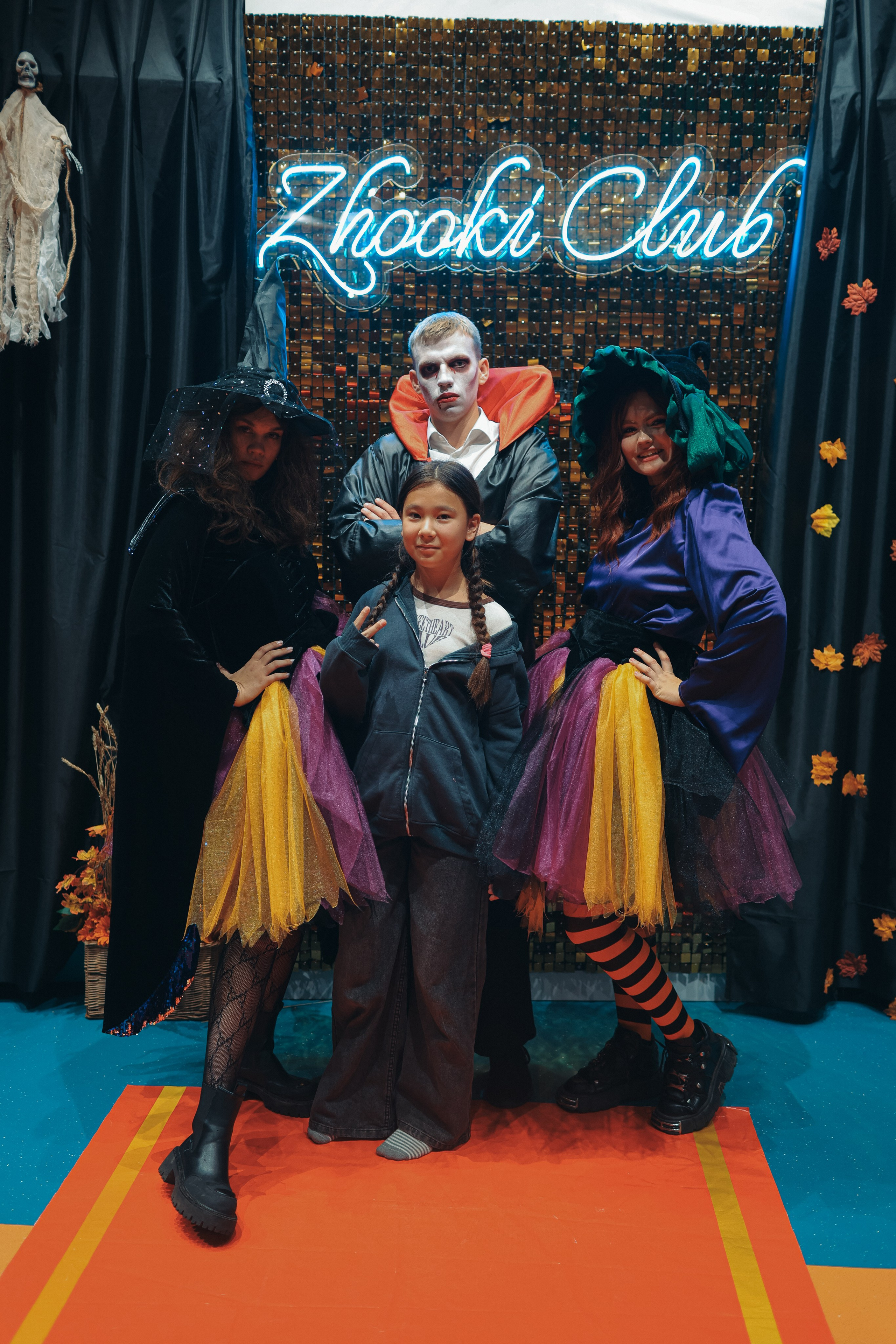 02.11 Halloween в Zhooki Park. Команда специалистов в мире фотографии и видео. Детский фотограф, семейный фотограф