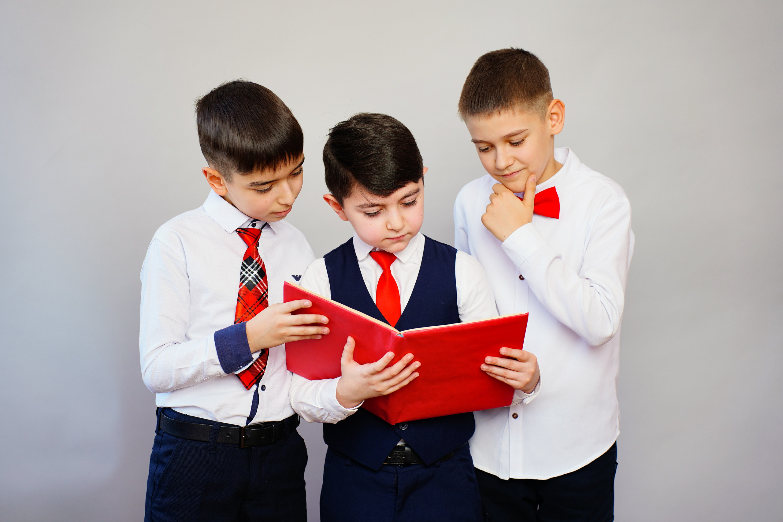 MEMENTO.Выпускные альбомы, школьные, юбилейные и другие книги. Ростов-на-Дону