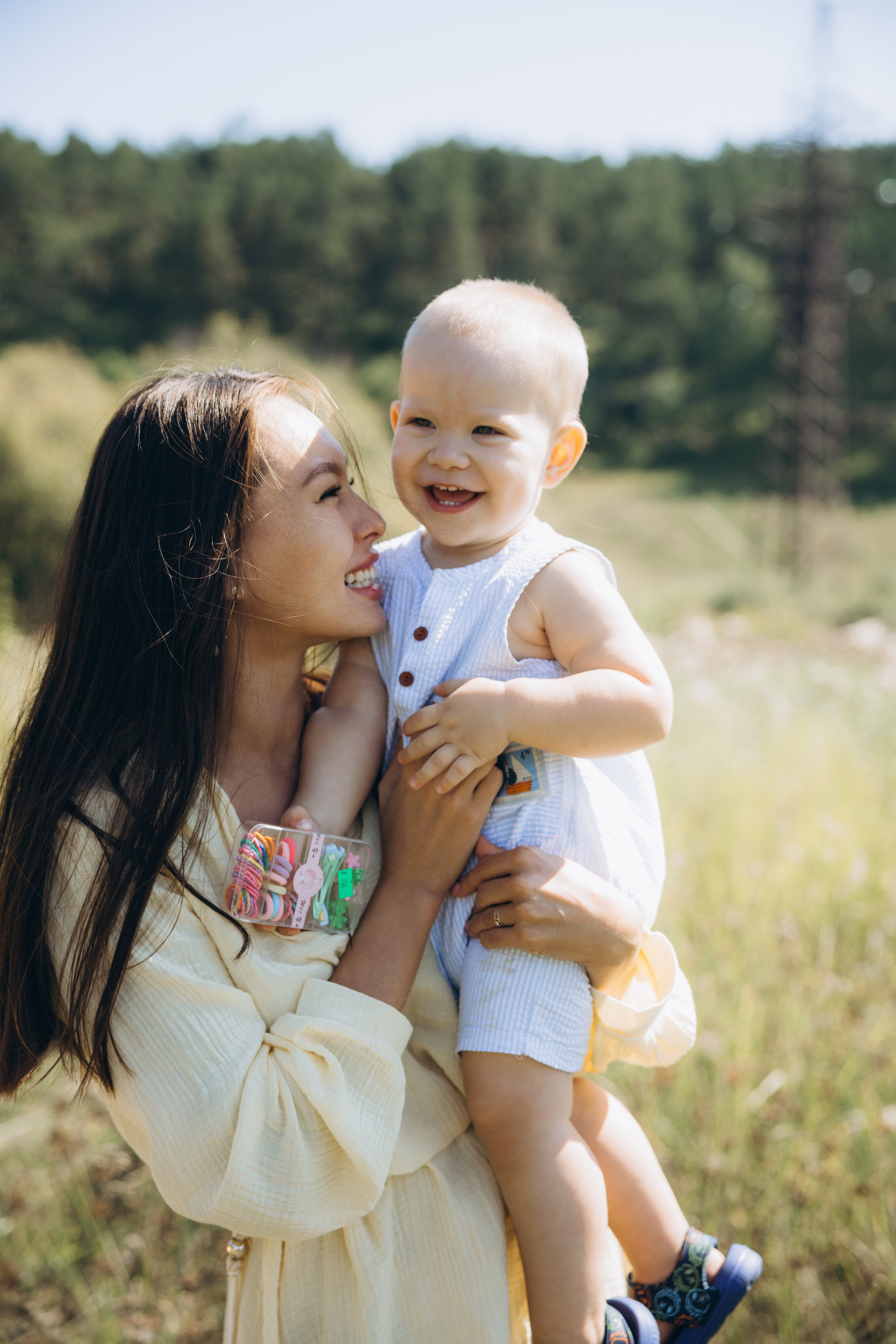 Семейная съёмка в поле. Свадебный, семейный фотограф в Иркутске Светлана Макаричева
