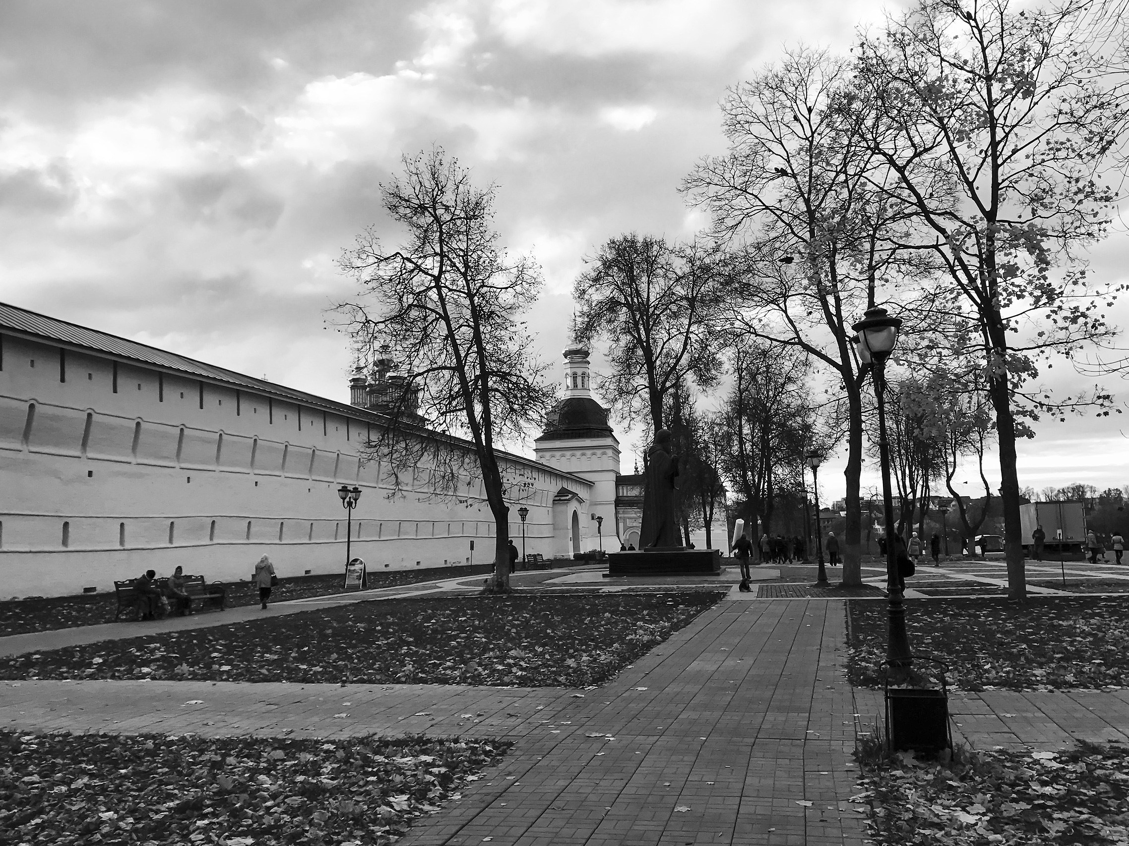 Коробка с карандашами. Аmat Victoria Сuram